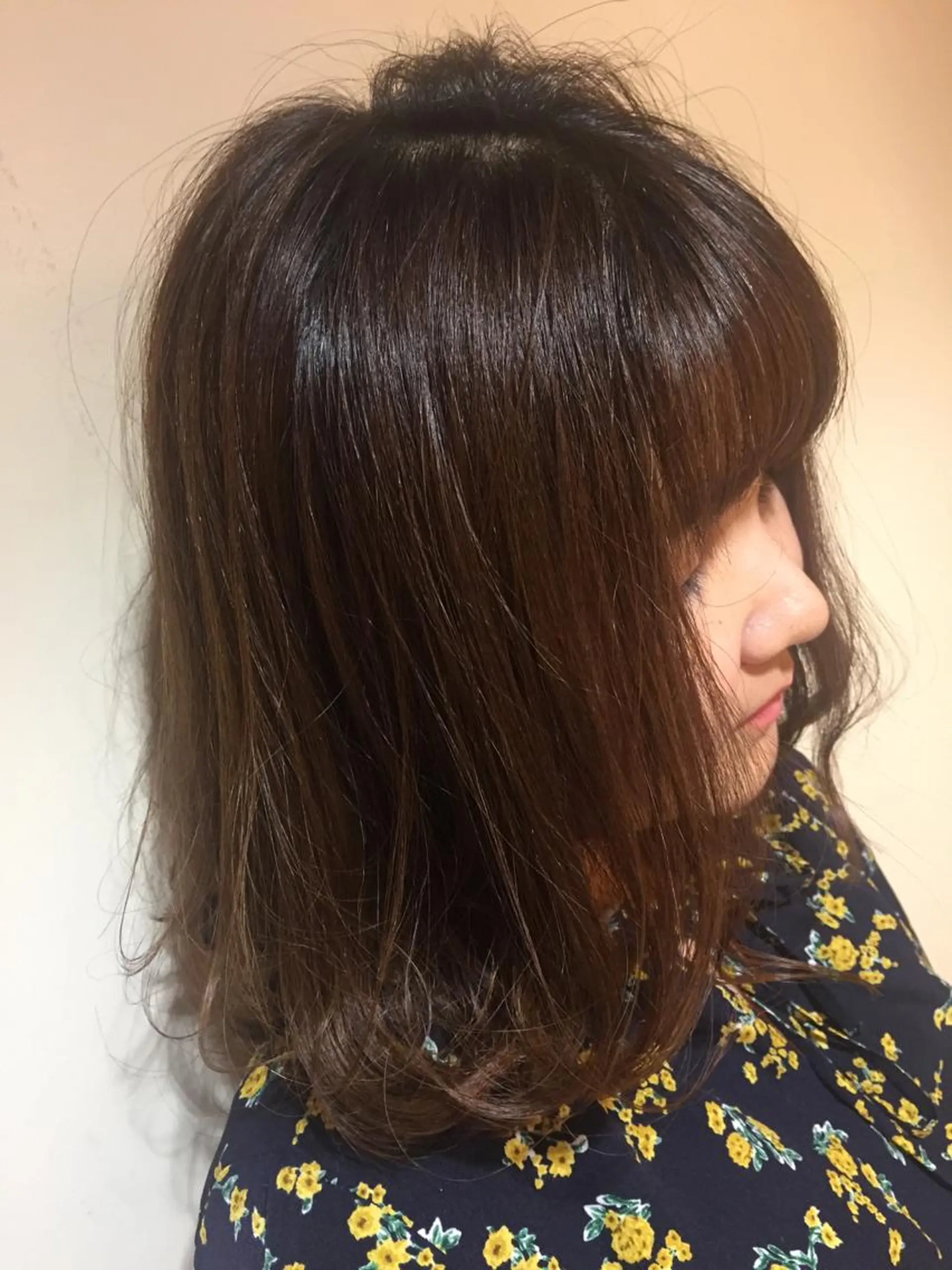 セミロング カラー 加藤 綾華のヘアスタイル