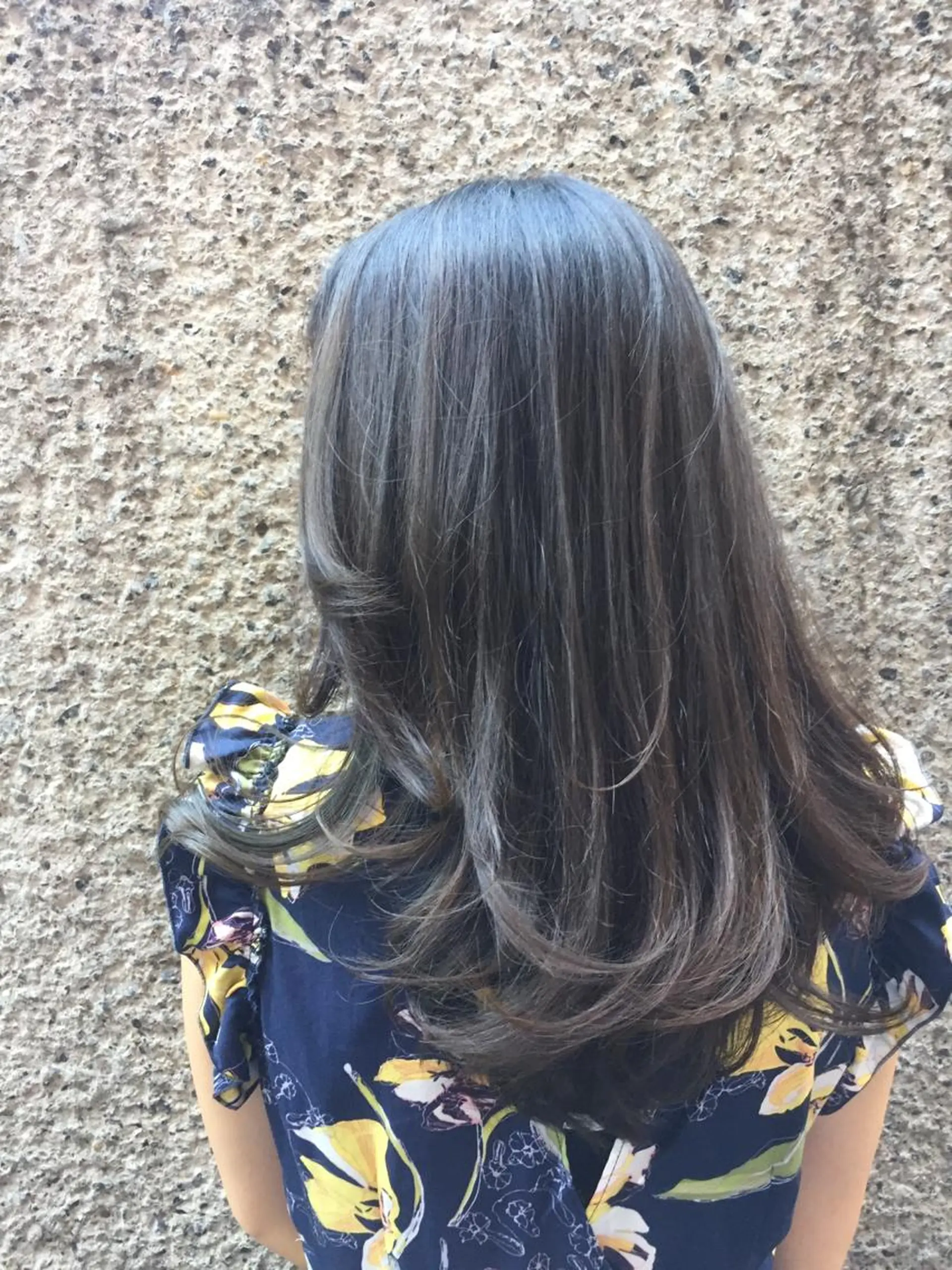 セミロング カラー ブルーカラー ブルーグレー ブルーグレージュ グレージュ ニシムラ コウイチのヘアスタイル