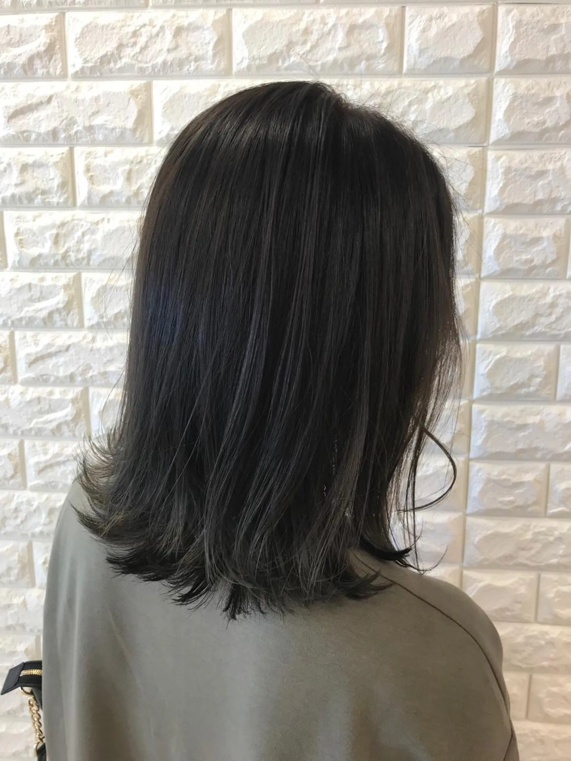 ミディアム カラー 顔まわりカット✄ ベージュカラー🧸のヘアスタイル