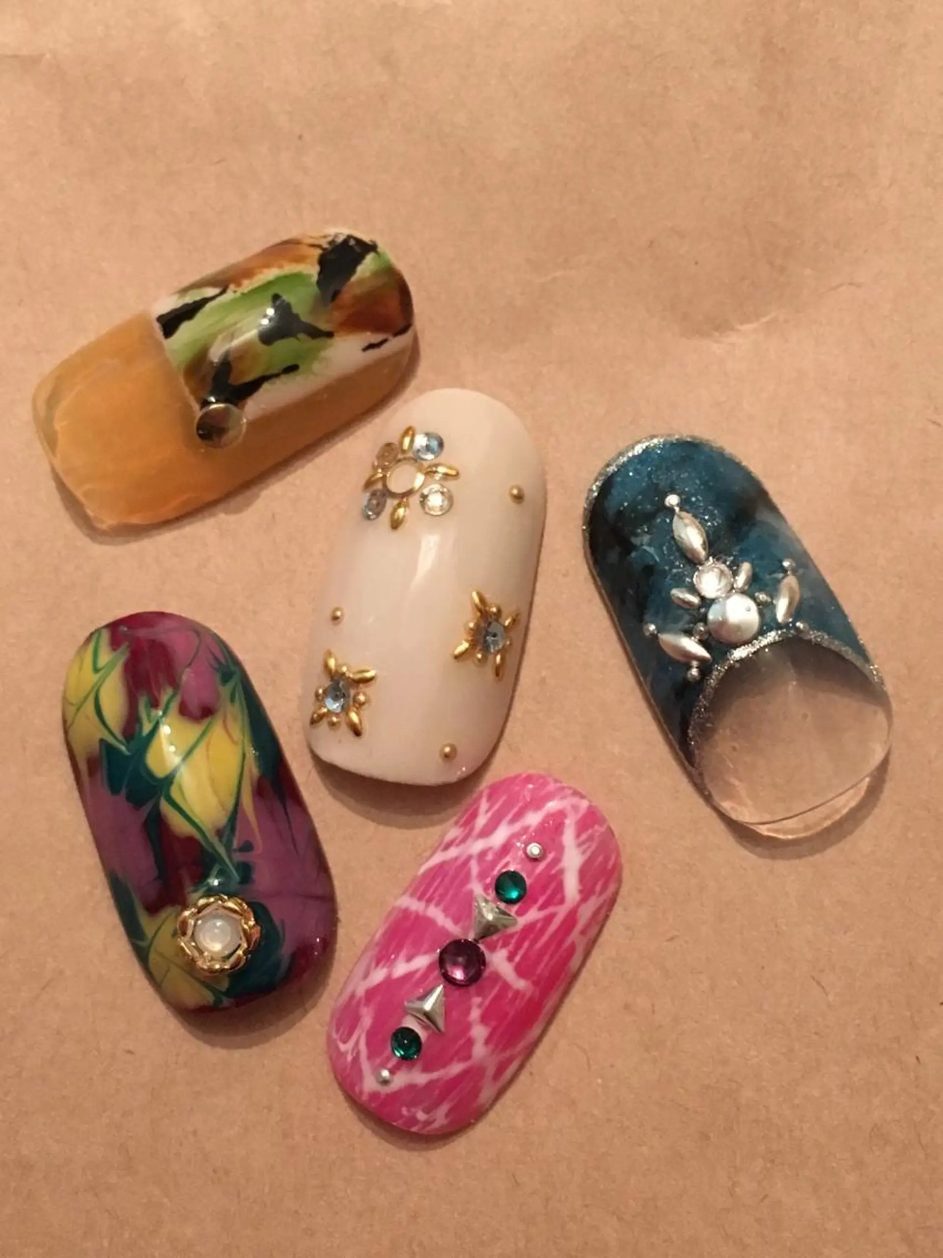 ネイル アートネイル 古川 里美のネイルデザイン