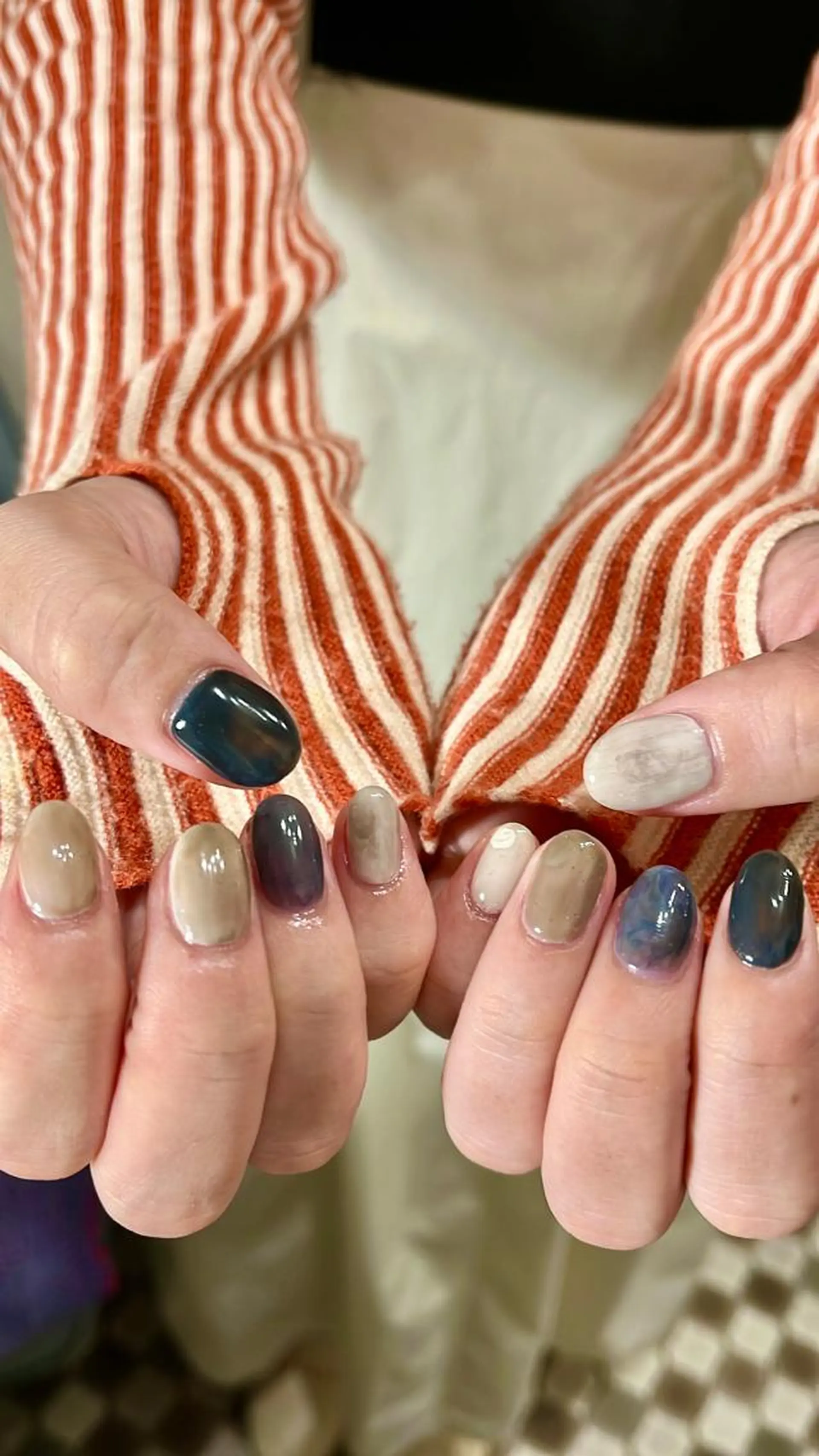 ネイル 大理石ネイル(マーブル) ニュアンスネイル ハンドネイル 梶山 美月のネイルデザイン