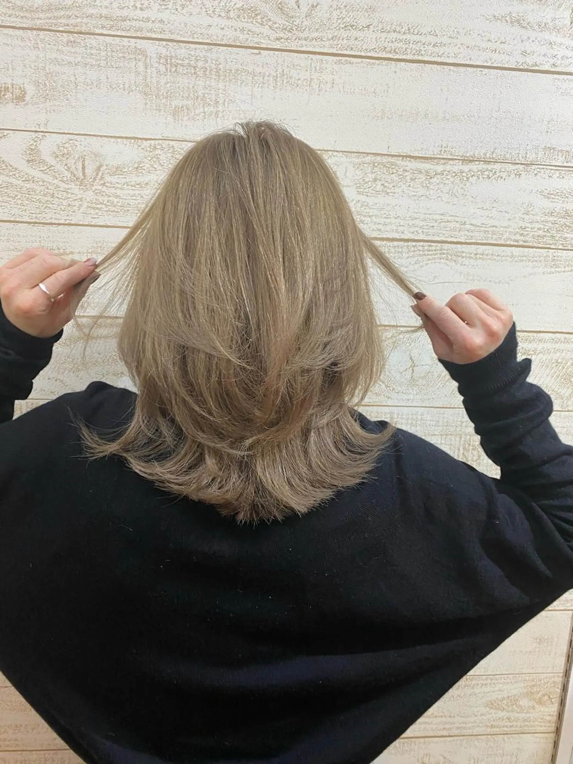 ミディアム くびれヘア レイヤー/ショート カット/服部タカノリのヘアスタイル