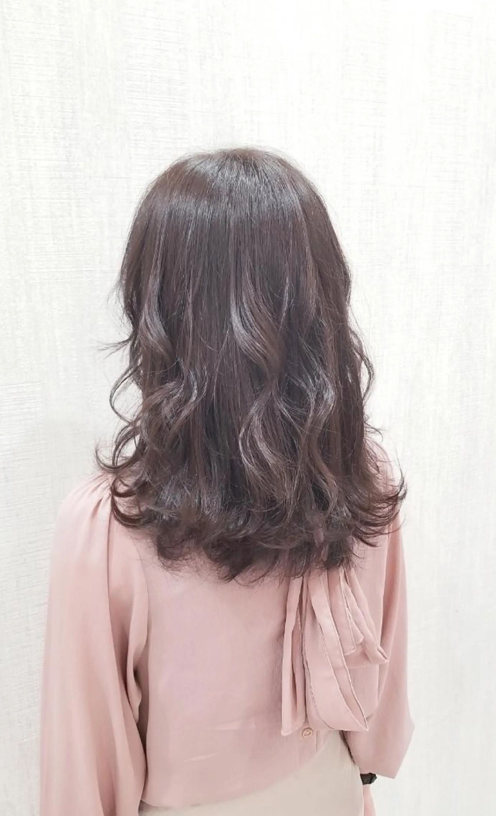 カラー セミロング カット ヘアカラー 顔周りレイヤーカット 髪質改善代表西村功平のヘアスタイル