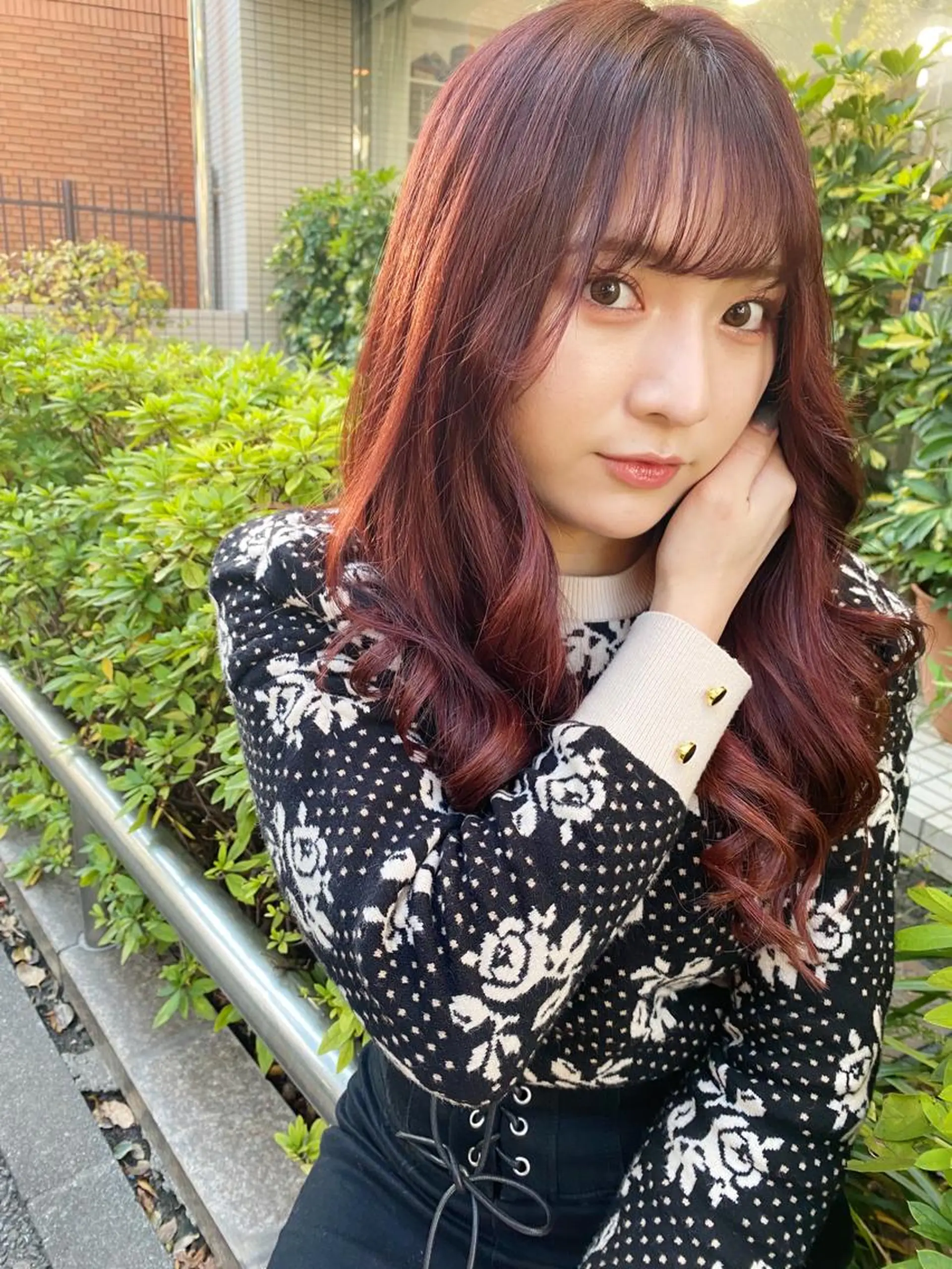 ロング カラー バレイヤージュ ブリーチ ブロンド ダブルカラー イヤリングカラー モモカ/ハイトーン /バレイヤージュのヘアスタイル