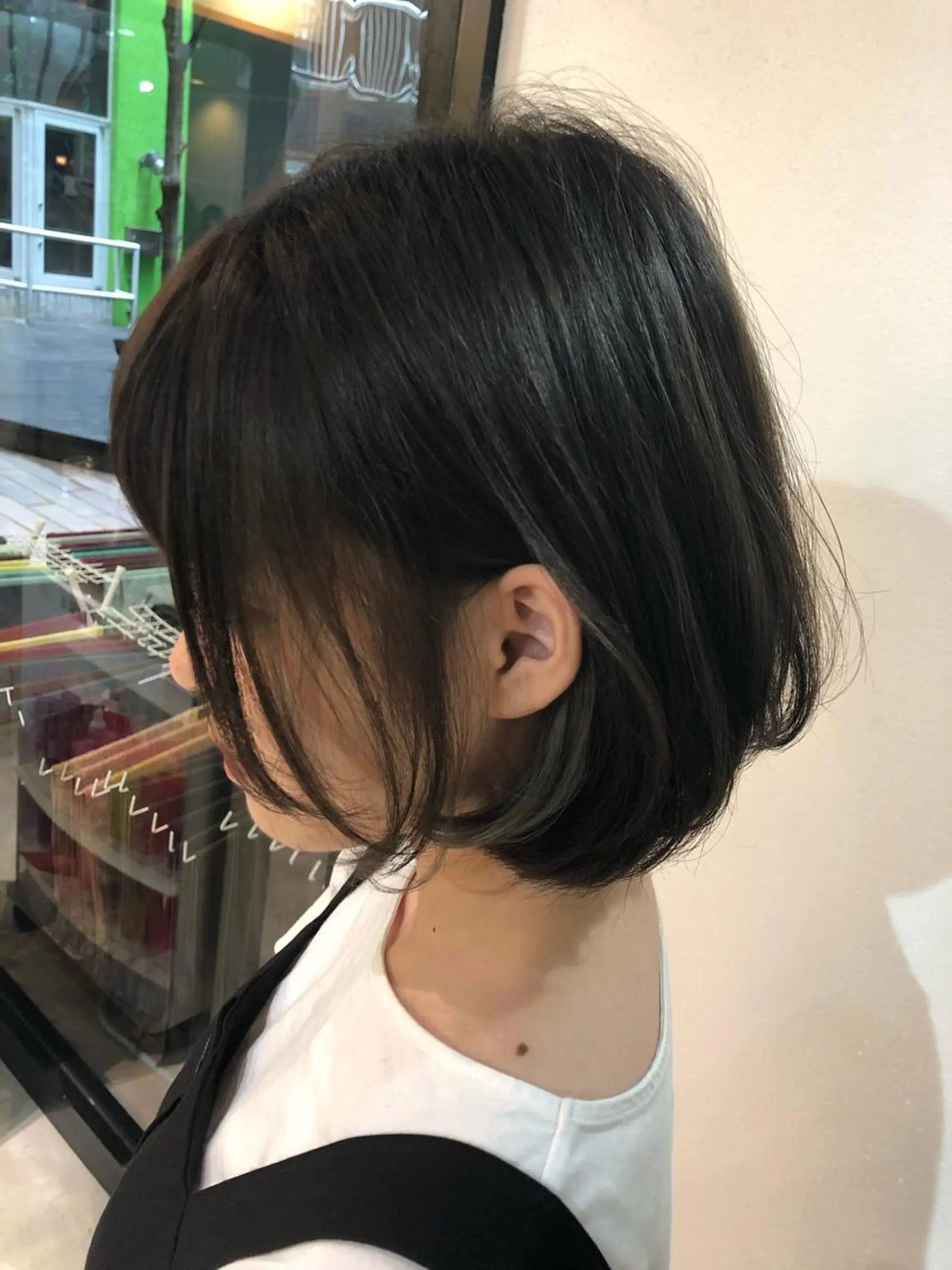 ショート カラー インナーカラー シルバー ヘアカラー トリートメント 松村 崇弘のヘアスタイル