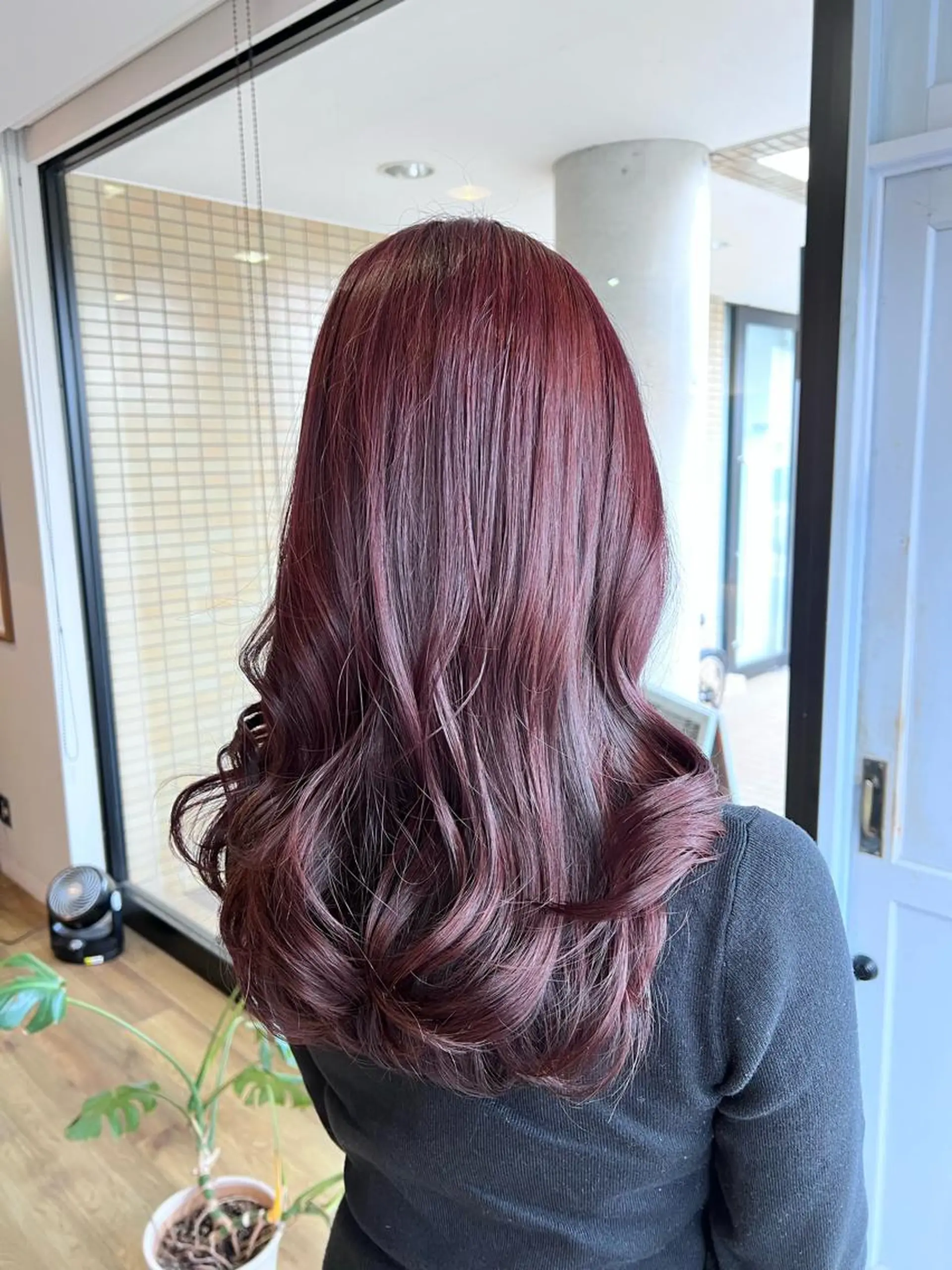 ロング カラー ピンクカラー バイオレットカラー ヘアカラー トリートメント ツキダテ ユイのヘアスタイル