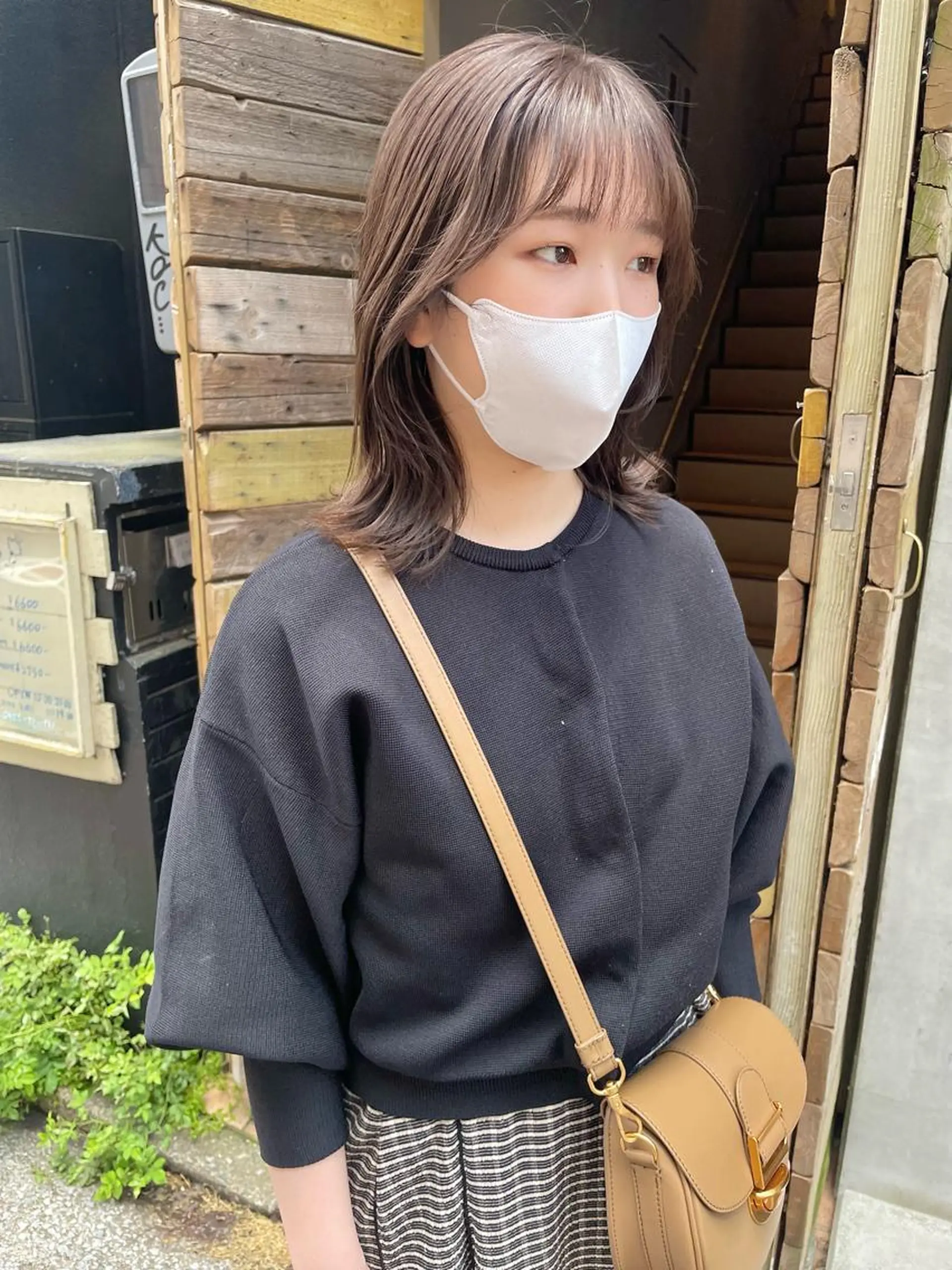 ミディアム カラー ボブレイヤー アッシュ ベージュカラー ブリーチ ブラウンカラー 🩰オリーブ/ ベージュ松本咲花🩰のヘアスタイル