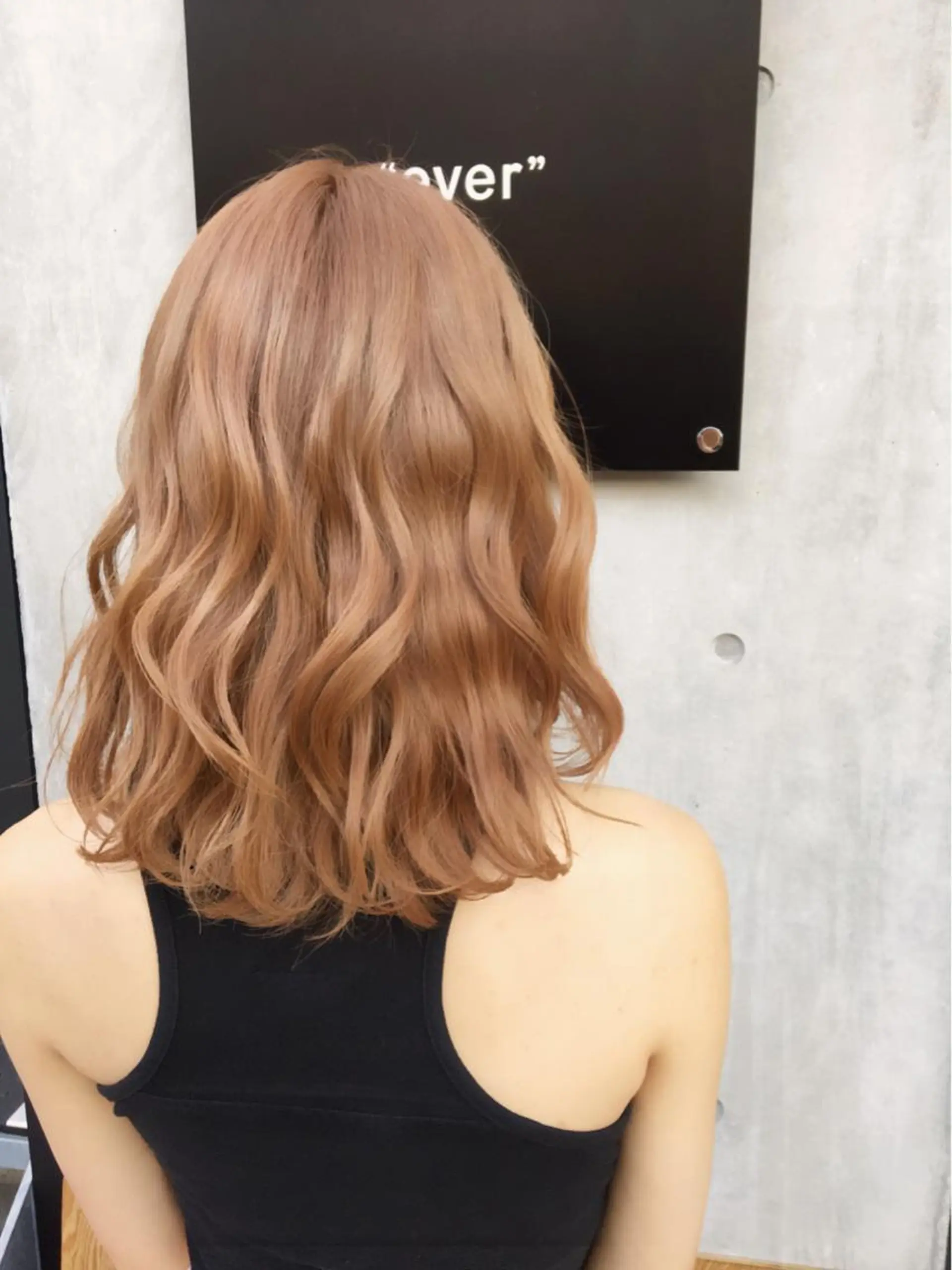 セミロング カラー ベージュカラー ハイトーンカラー ハイトーンベージュ ヘアカラー トリートメント ✨髪質改善縮毛矯正✨ 宇田川修平のエステ・リラクイメージ