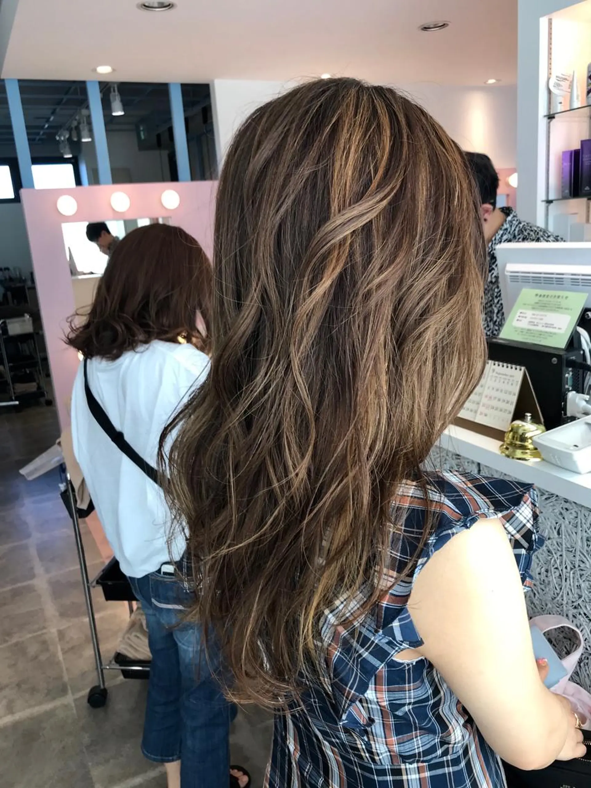 セミロング ハイライト カット ヘアカラー トリートメント 所渉/韓国レイヤー /ウルフカットのヘアスタイル