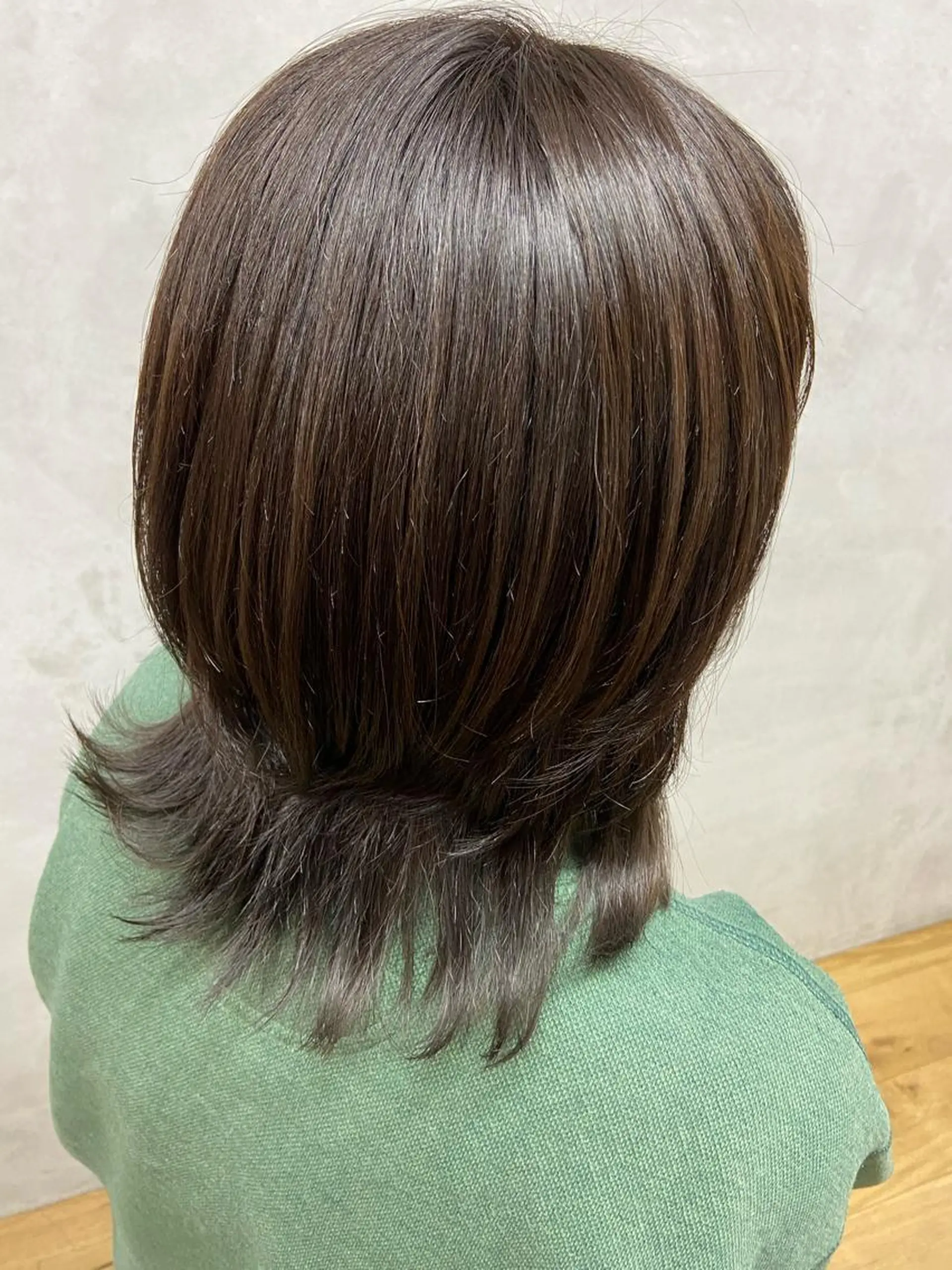 ミディアム カラー ブリーチ シルバー Rosso東川口店所属・米田 瑠夏のヘアスタイル