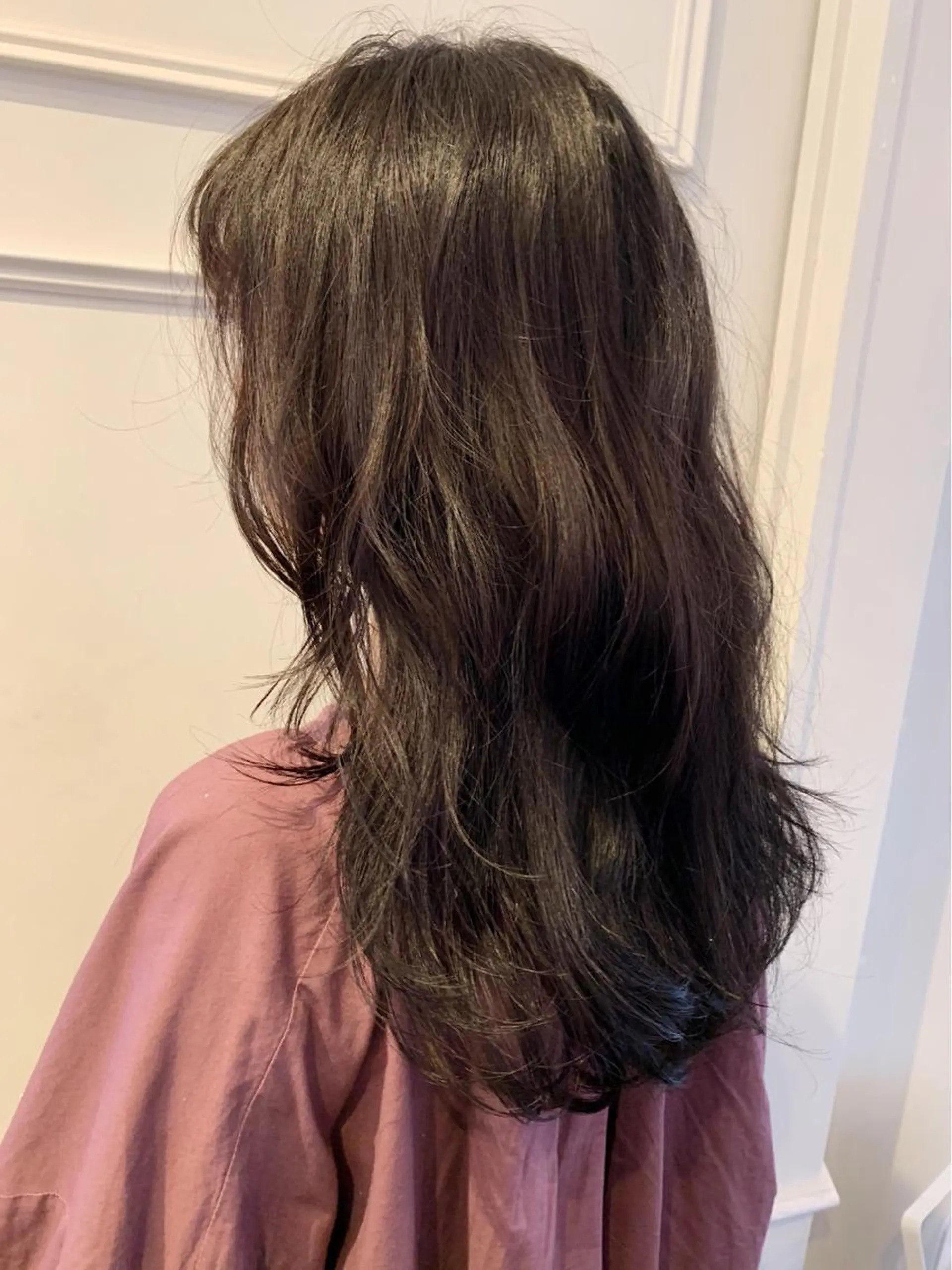 セミロング カラー 安藤 佑衣のヘアスタイル