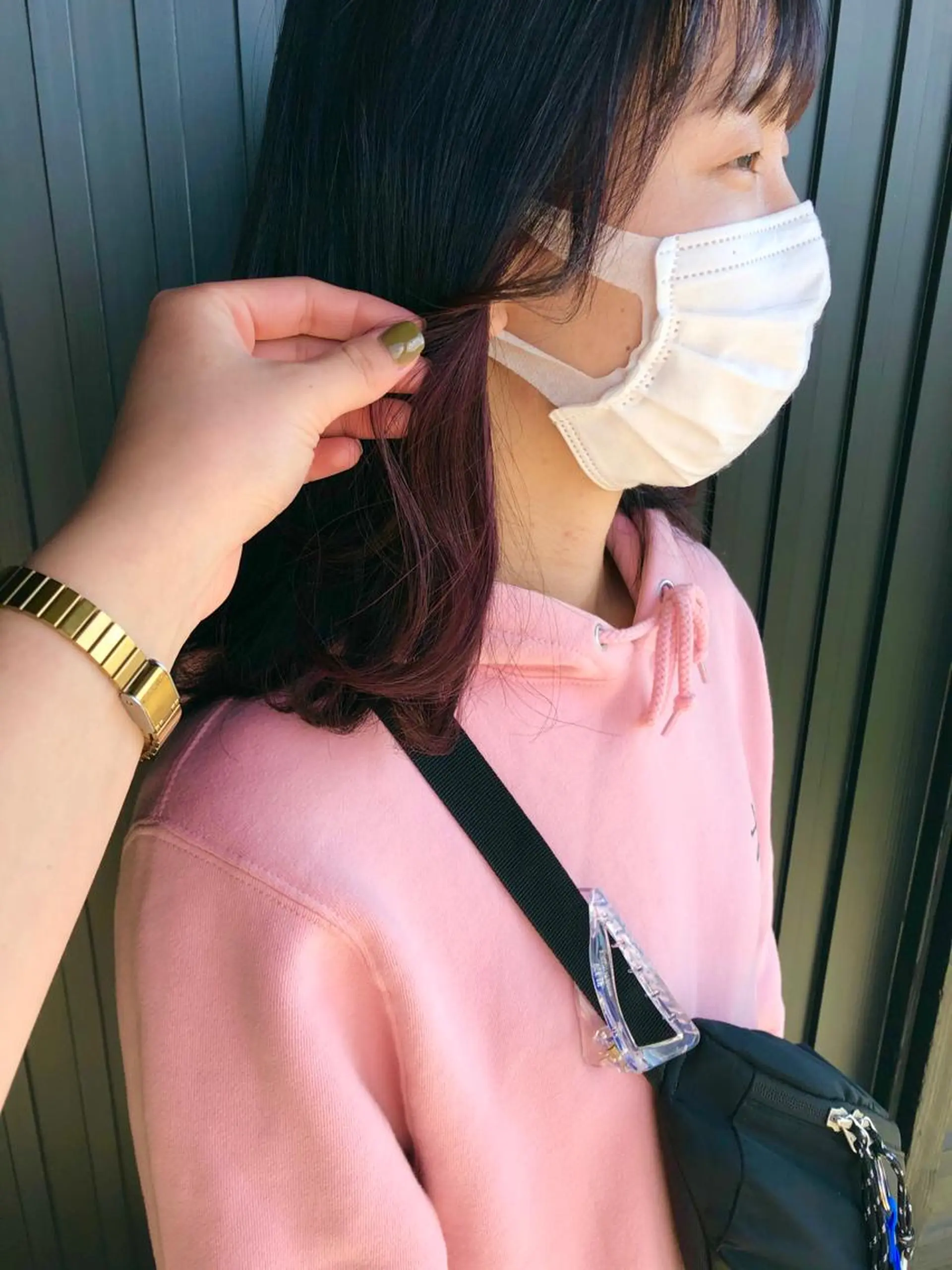 ミディアム カラー イヤリングカラー カット ヘアカラー 岩田 萌那のヘアスタイル