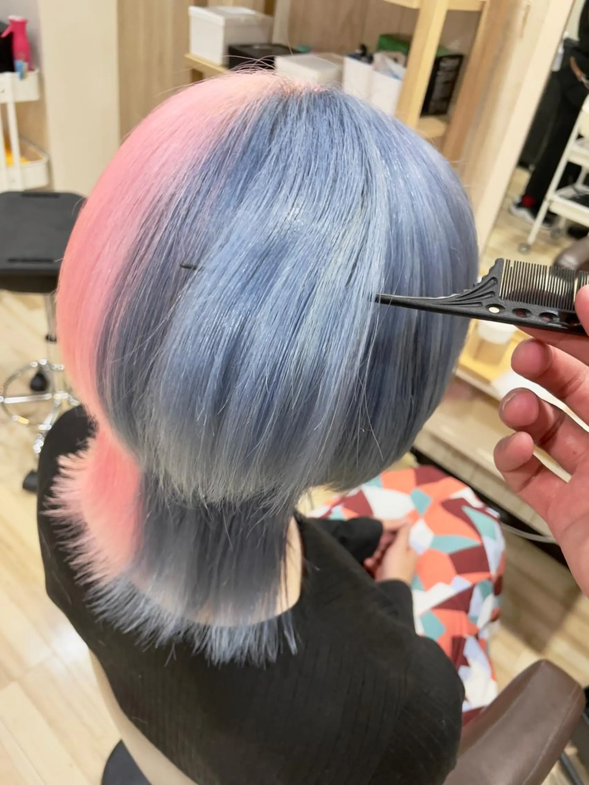 ミディアム カラー 🌈派手髪ハイトーン 🌈鈴木亮太🌈のヘアスタイル