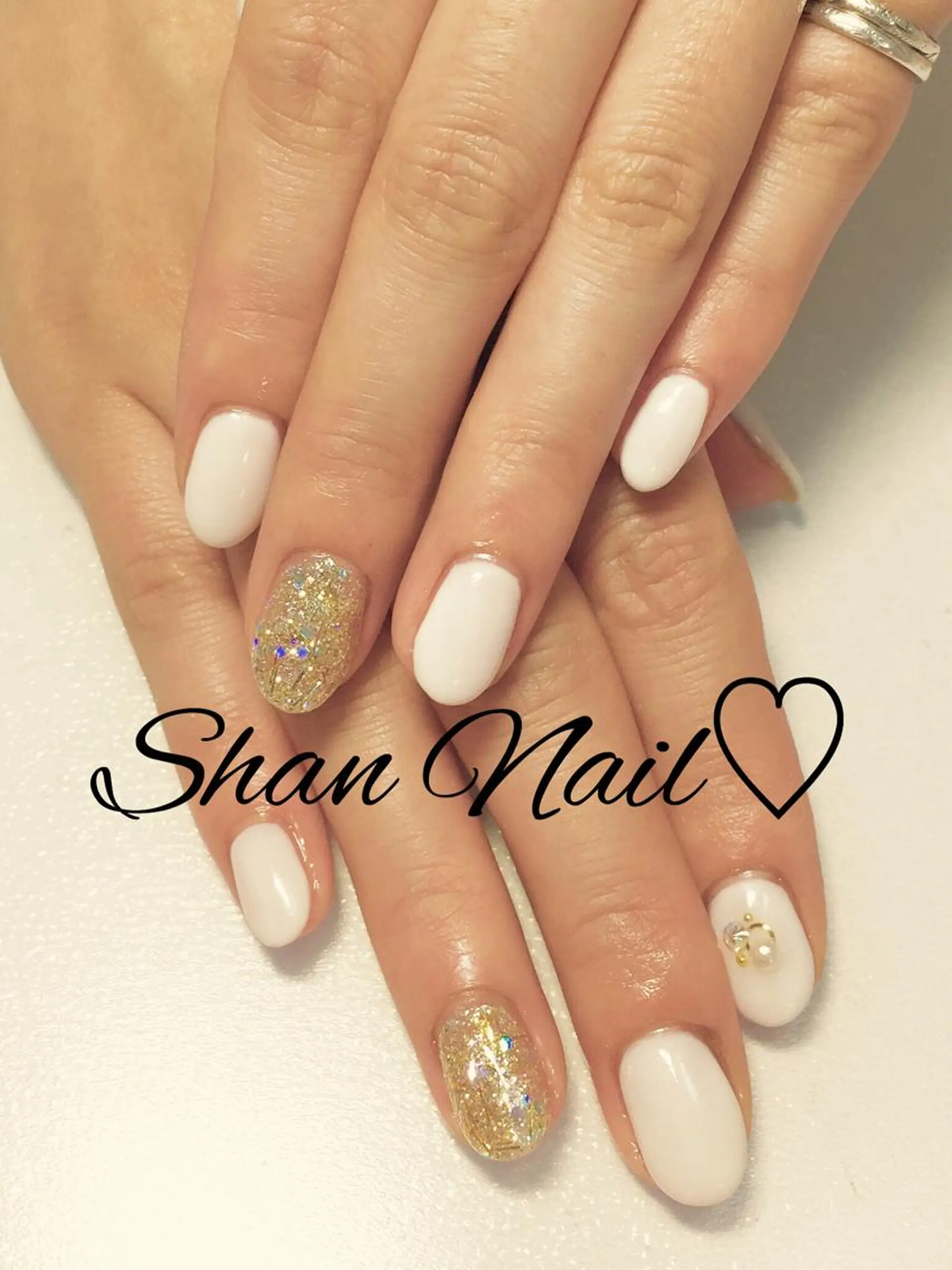 ネイル シンプルネイル ホワイト ハンドネイル Shan Nailのネイルデザイン