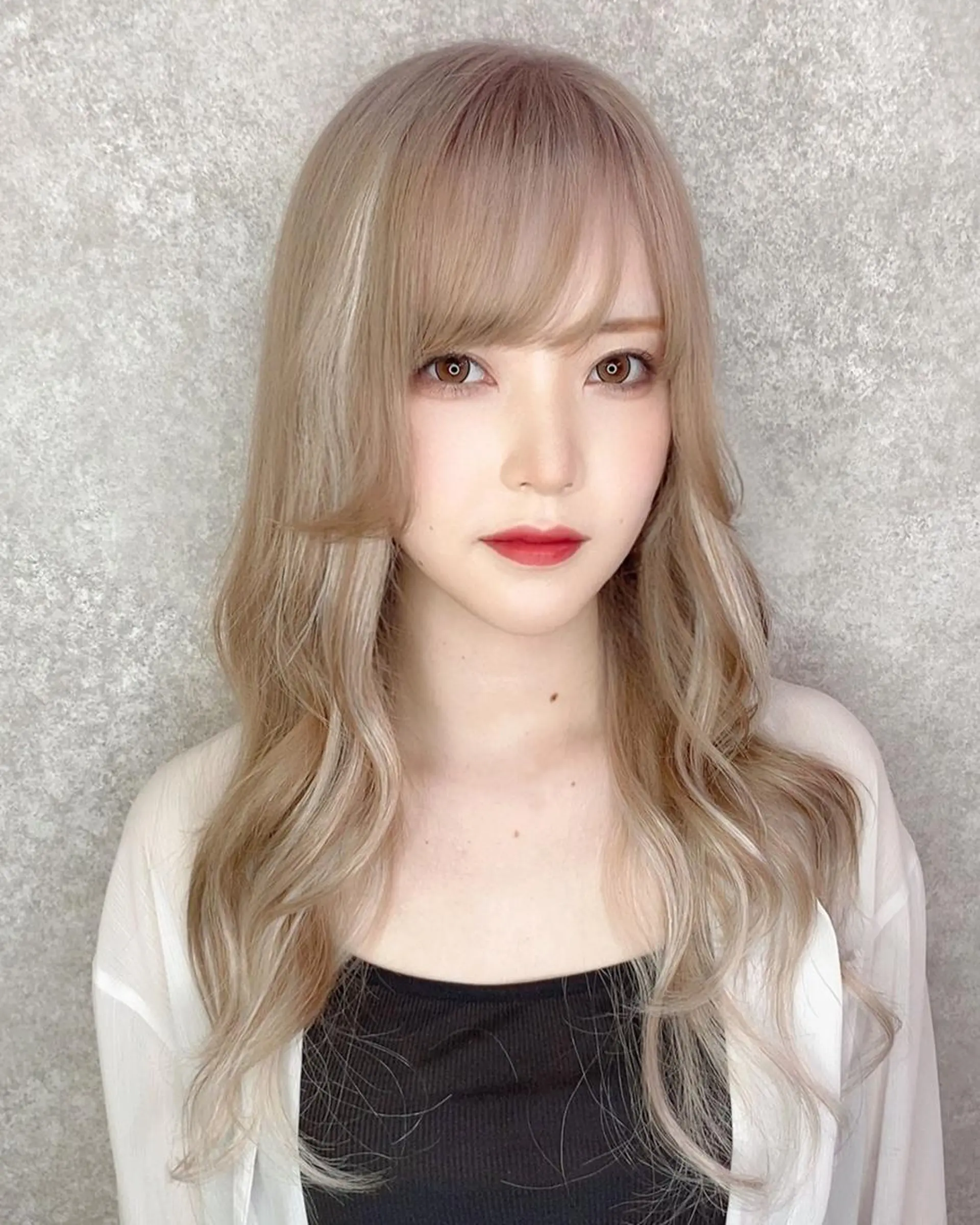 ロング カラー 編み込みエクステ シールエクステ ベージュカラー ブロンド ハイトーンカラー UNDER vr 【アンダーバー】のヘアスタイル