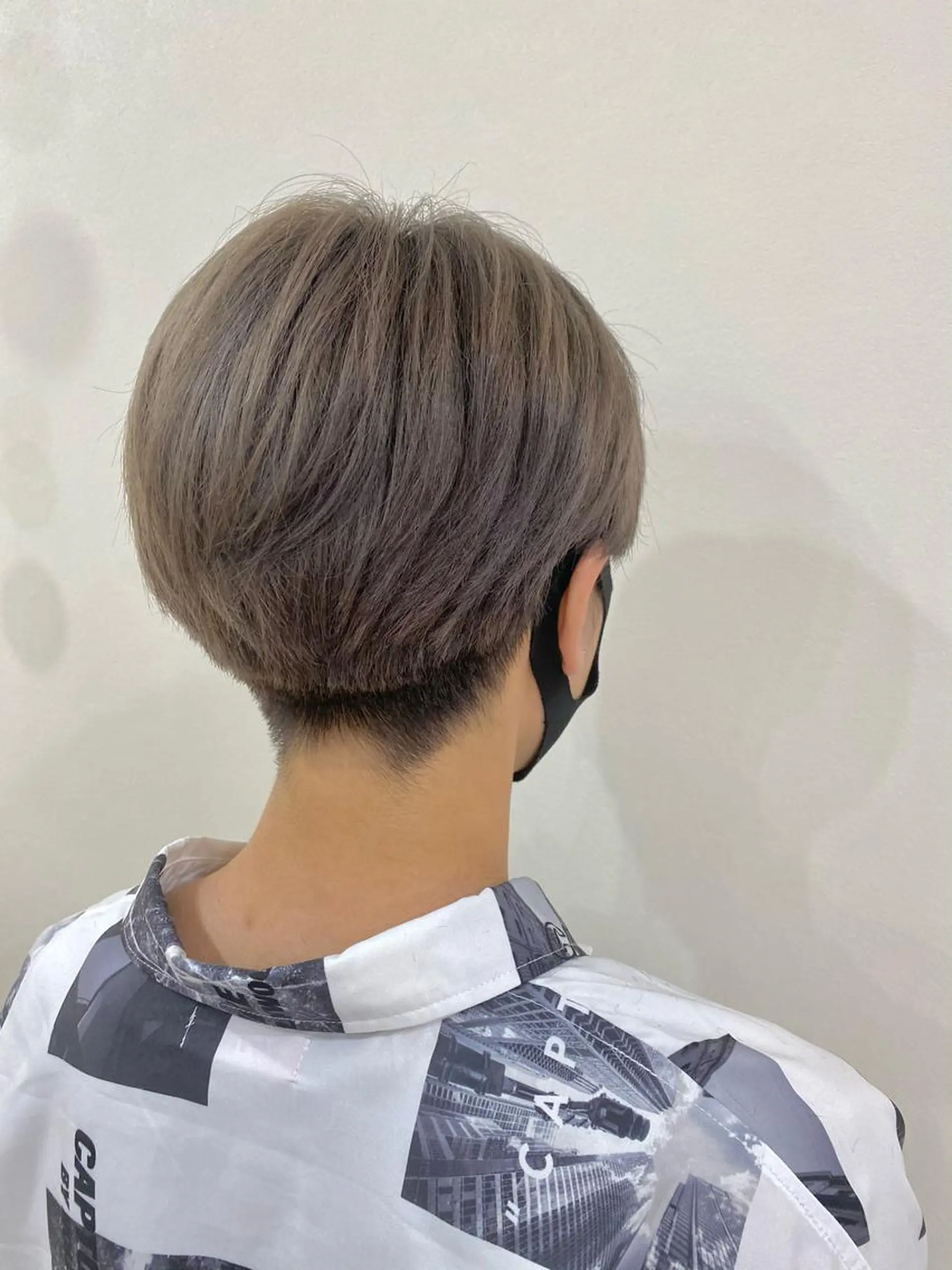 ショート メンズ メンズハイトーン 内田 遥香のヘアスタイル