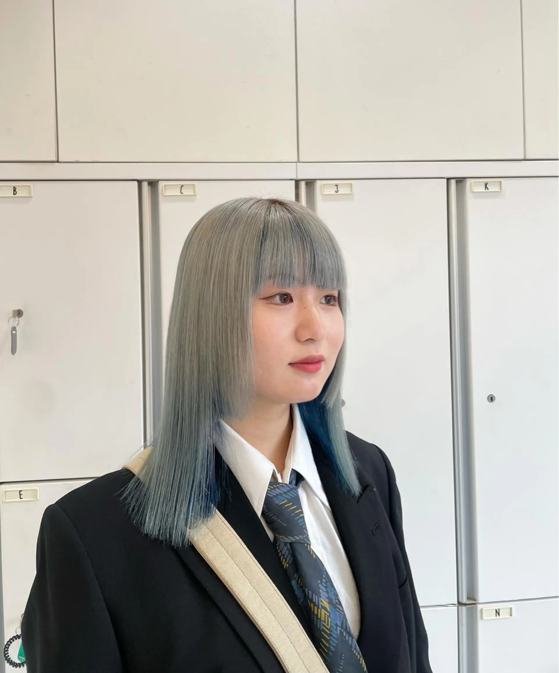 セミロング カラー ブリーチ nanaka :のヘアスタイル