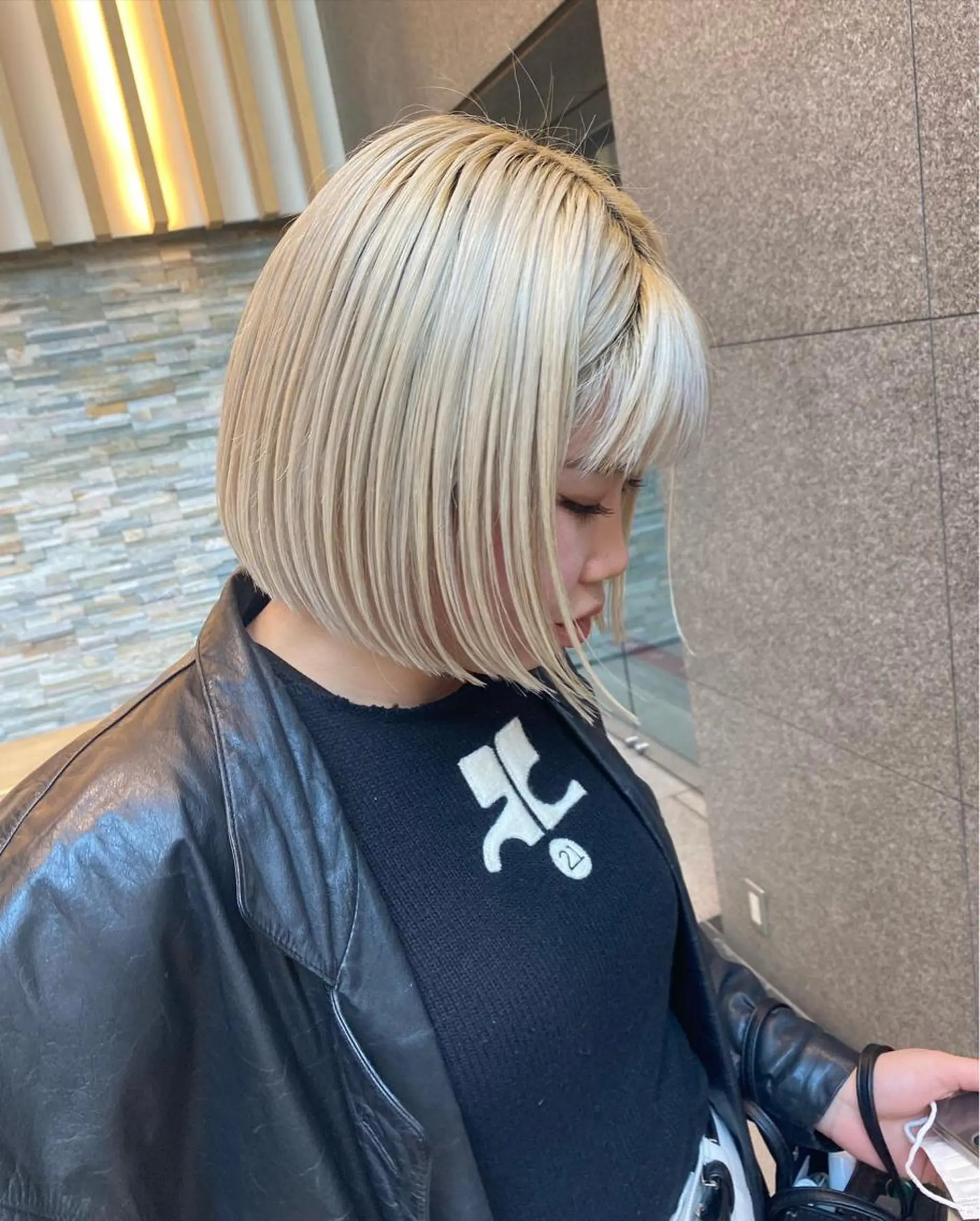 ショート 髪と音処　マトぺ所属・デザインカラー/ボブ ブリーチカラー/ユリのヘアスタイル