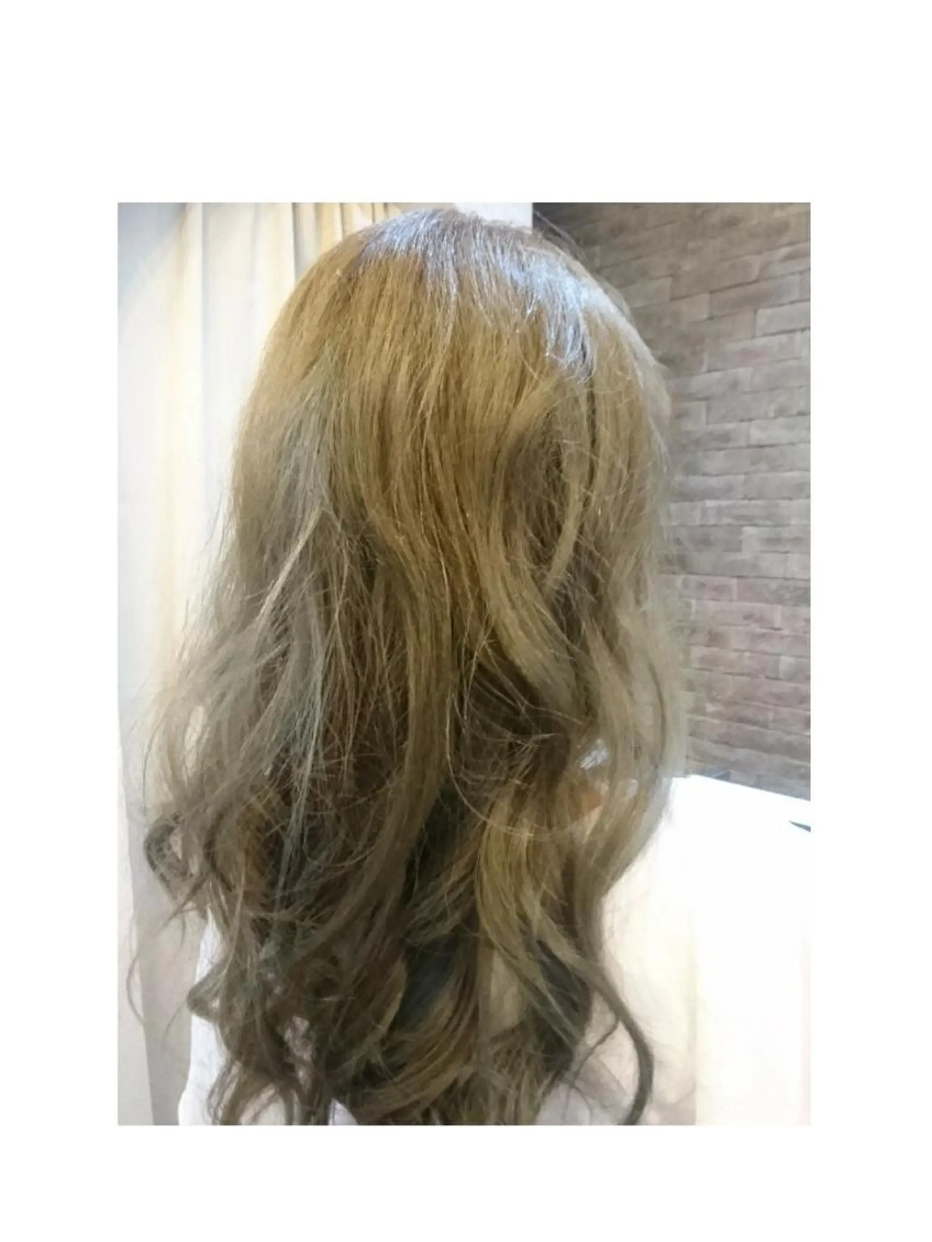 ロング カラー ブルーカラー ブルージュ ハイライトカラー 3Dハイライト ハイライト 美髪 カラーリストのヘアスタイル