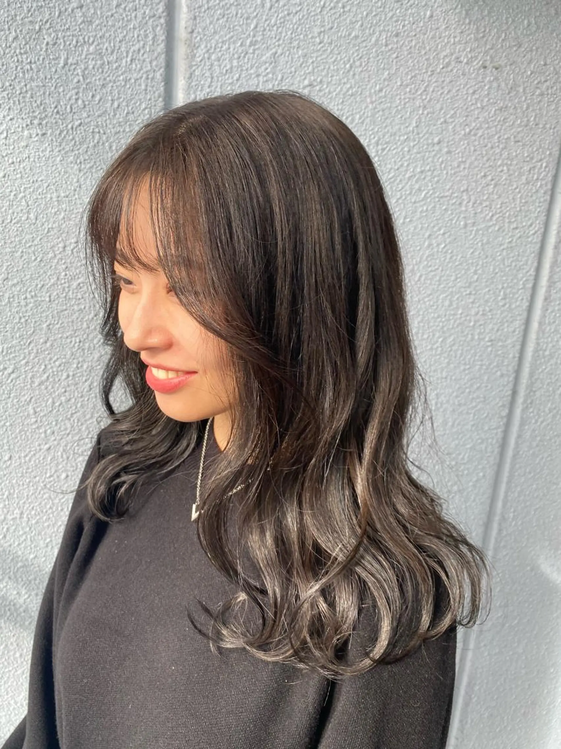 ロング ハイライト 伊藤 かなのヘアスタイル