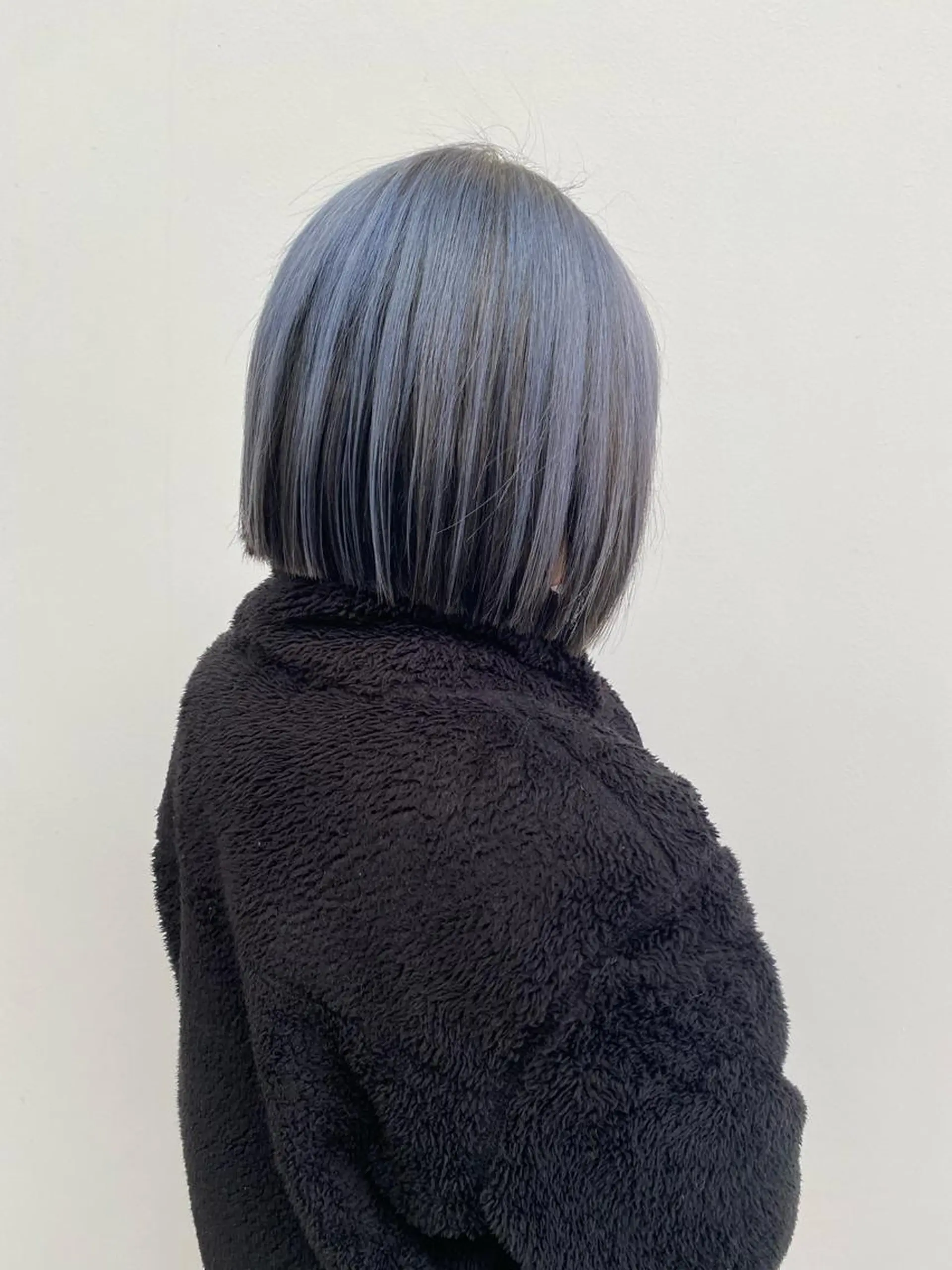 ショート カラー ブリーチ ヘアカラー トリートメント SHICENEケイ レイヤーカット🦋のヘアスタイル