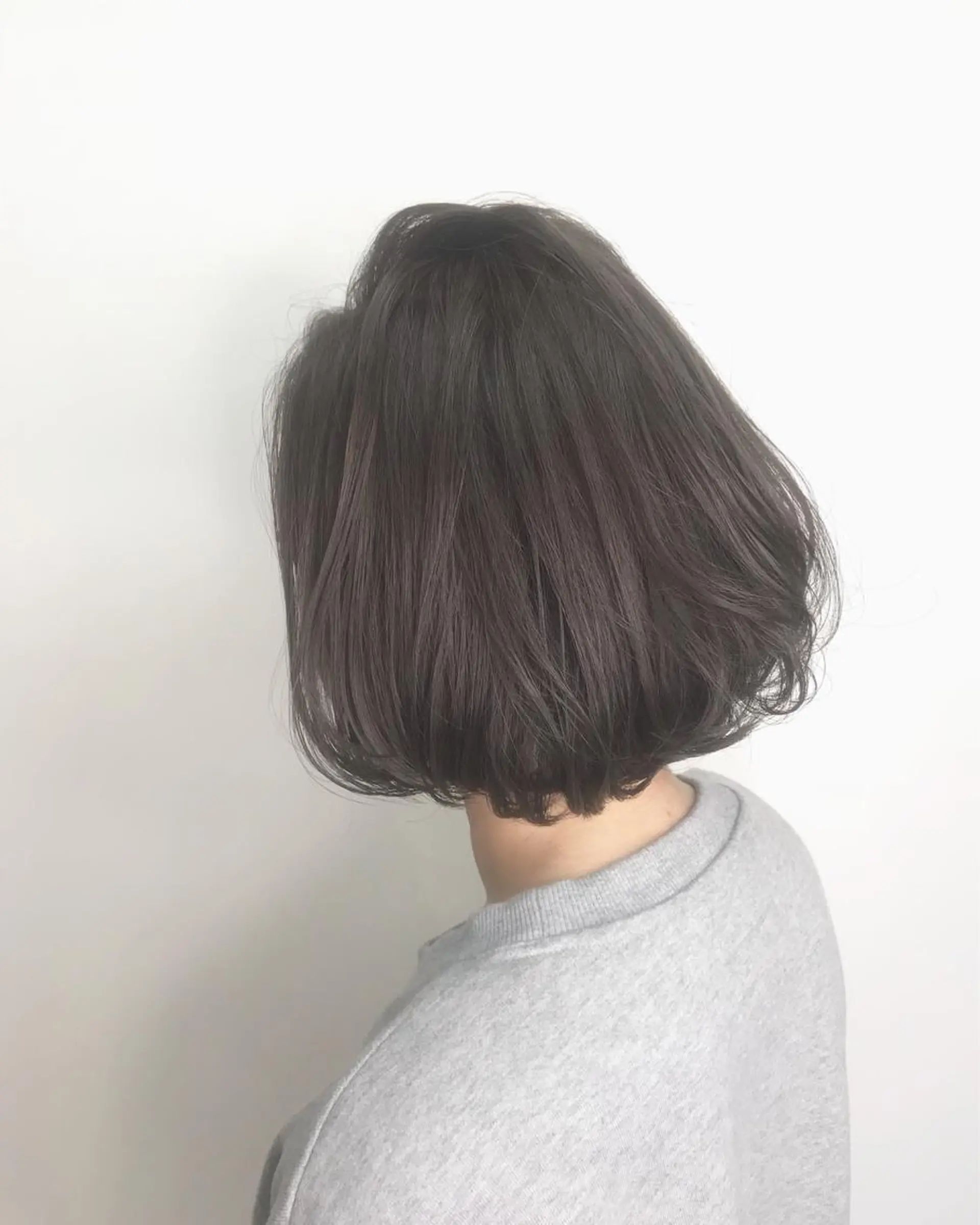 ショート カラー アッシュ ダークアッシュ イルミナカラー カット ヘアカラー ブリーチカラー/ 岩破瑞希のヘアスタイル