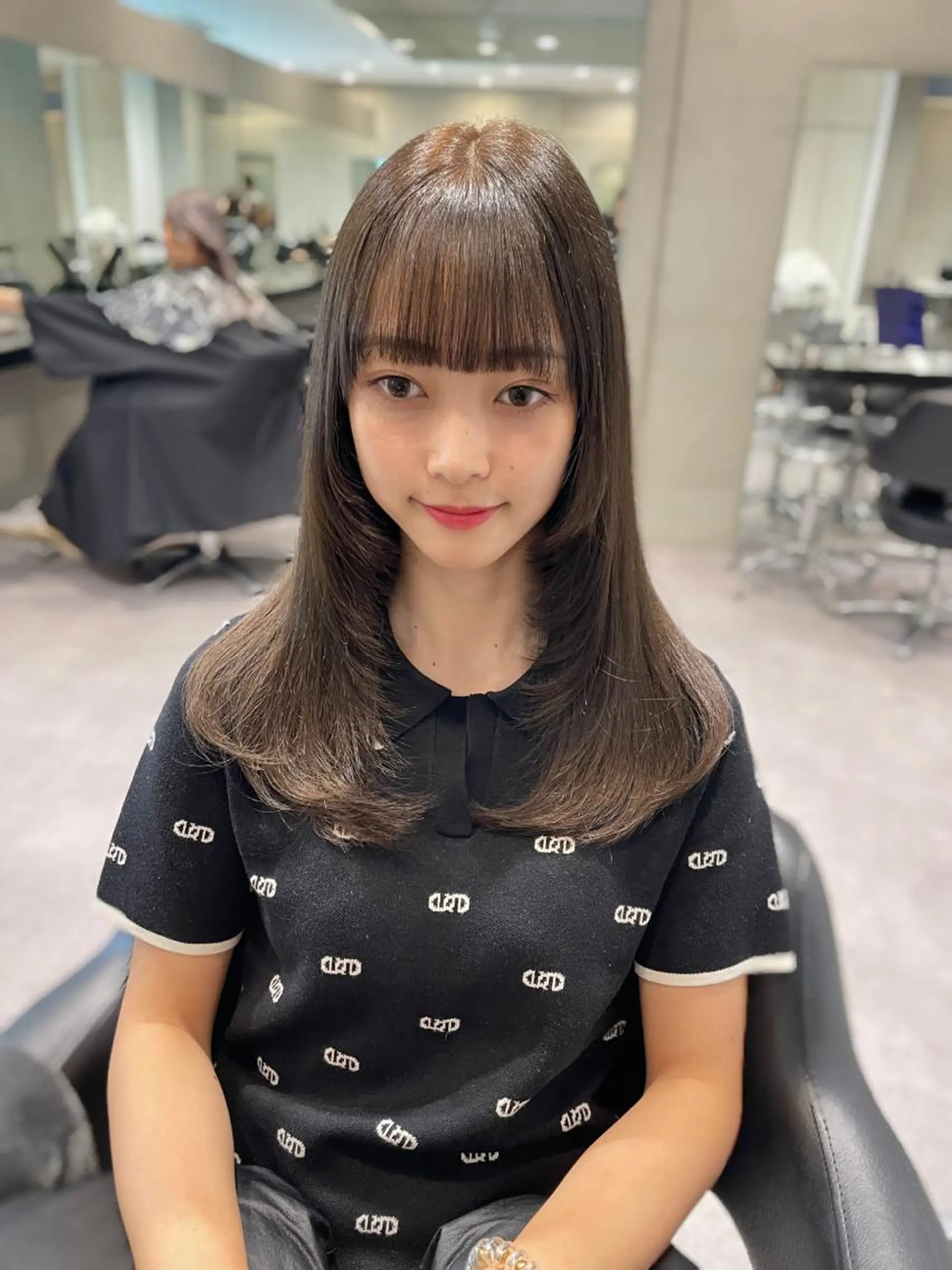 セミロング カット ヘアカラー トリートメント 銀座／レイヤーカット 🤍内野すみれのヘアスタイル