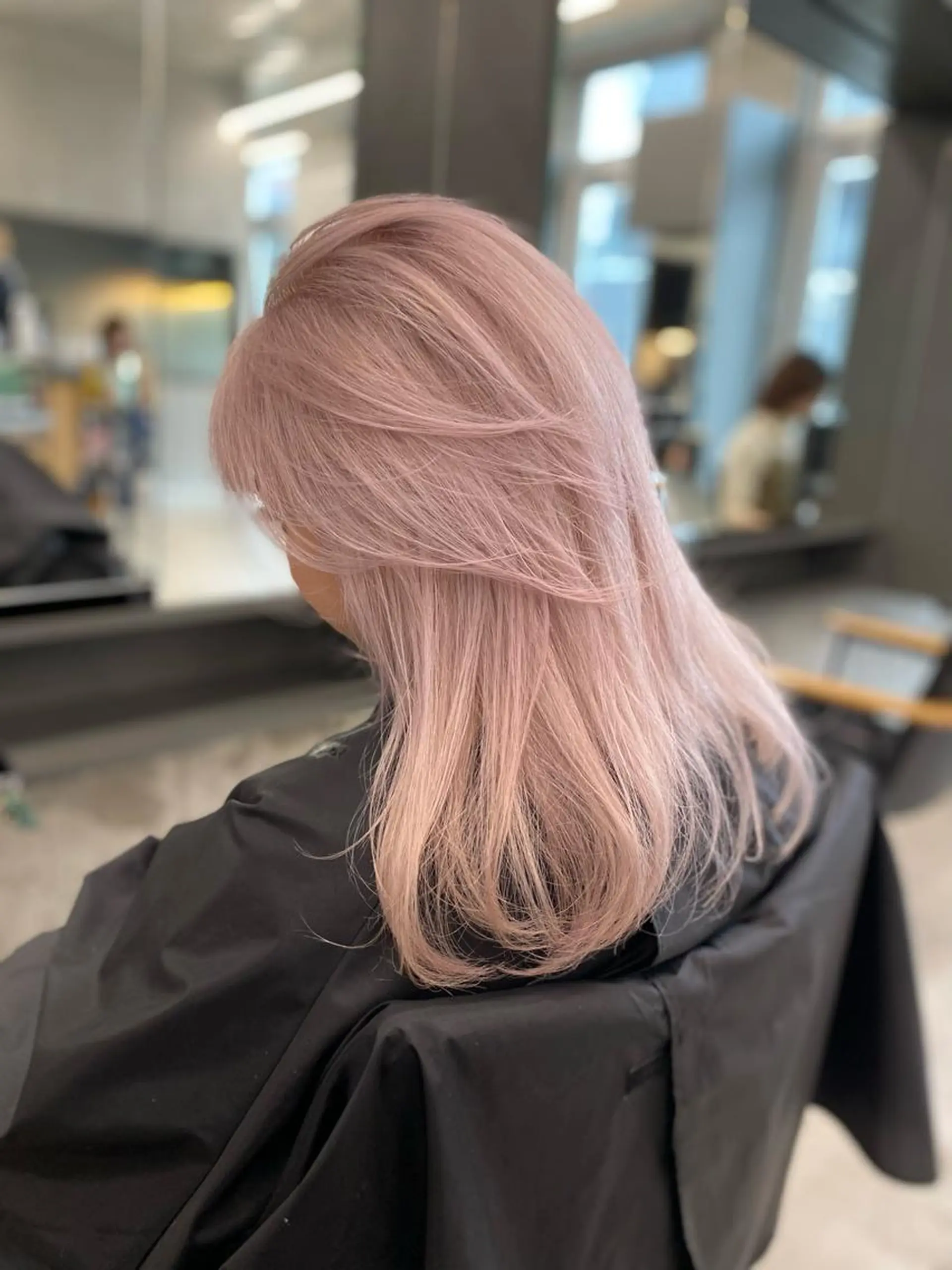 ミディアム カラー ヘアアレンジ ブリーチ mina 🌷のヘアスタイル