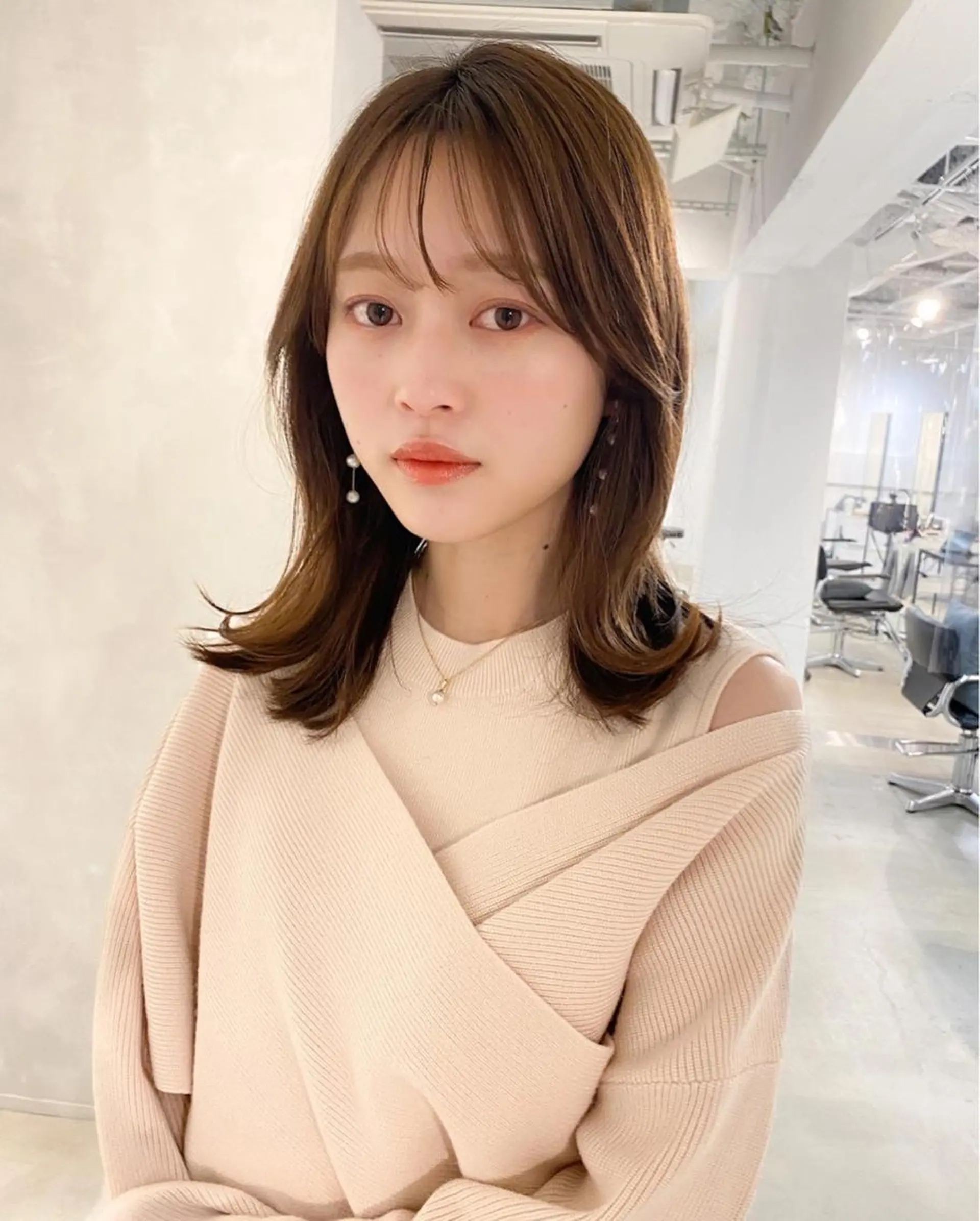 ミディアム パーマ ミディアムパーマ くびれヘア 韓国風ヘア レイヤーカットのプロ 大人ヘア宮森貴志のヘアスタイル