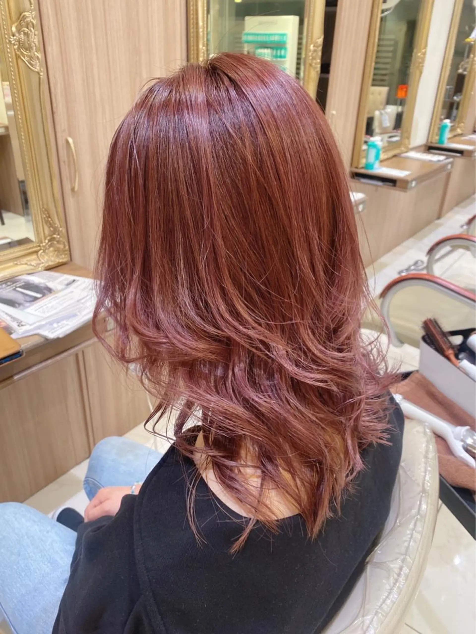 ミディアム カラー 古川 琴美のヘアスタイル