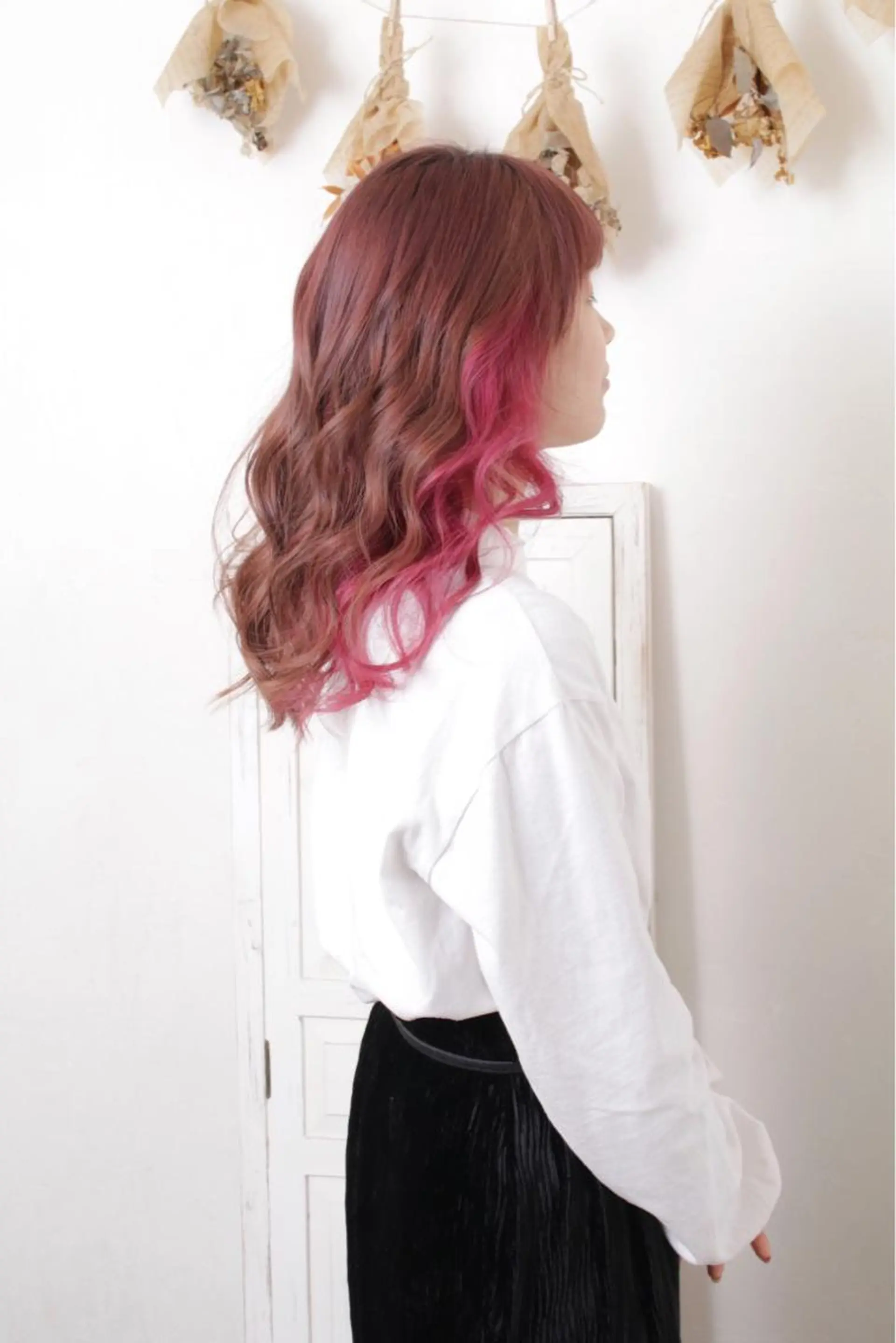 セミロング カラー パーマ ヘアアレンジ メンズ ヘアカラー トリートメント 推し活専用 【派手髪】飯野ゆかりのヘアスタイル