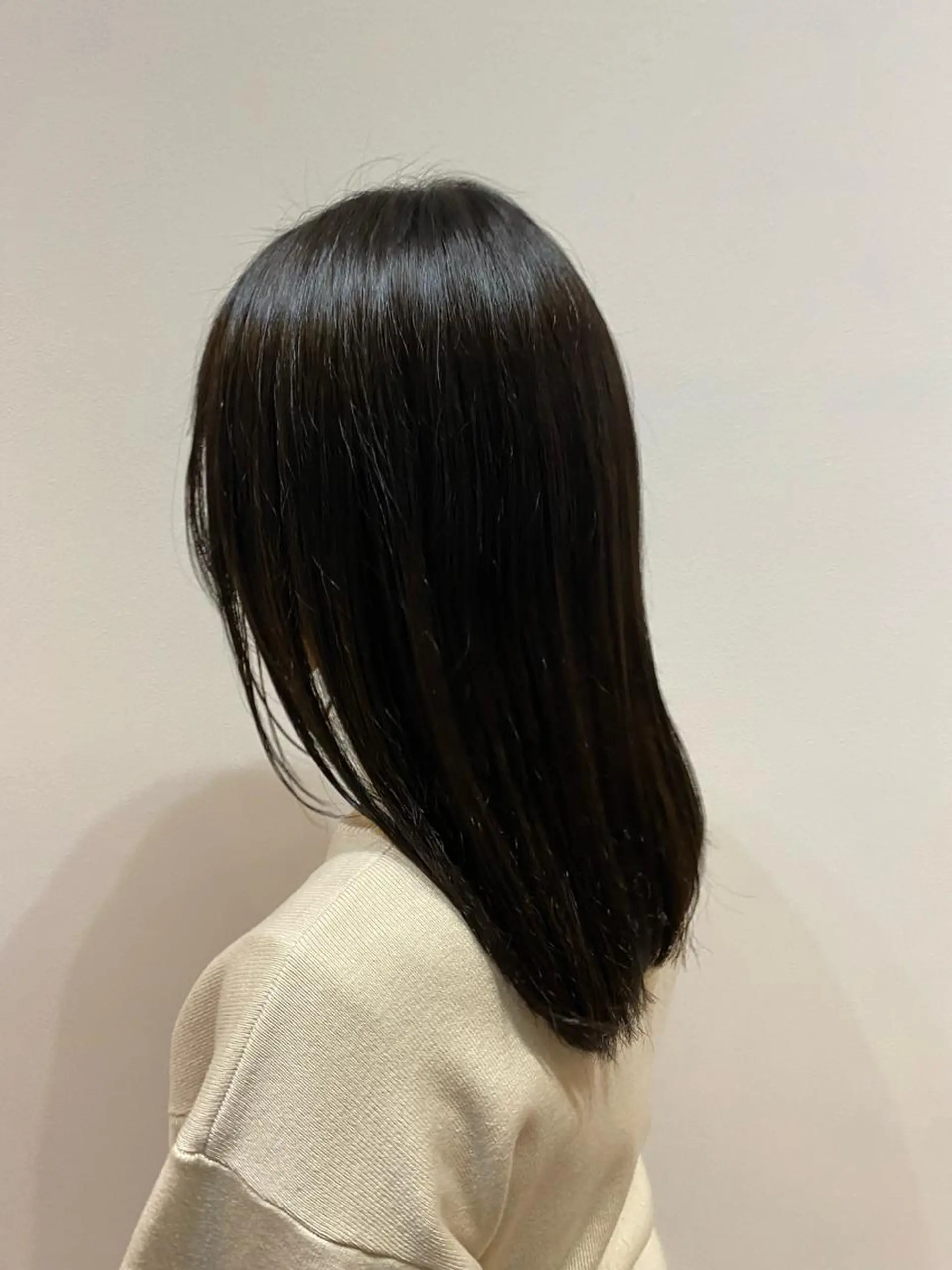 セミロング カラー セミロングパーマ バレイヤージュ ブリーチ ケアブリーチ デザインカラー カット ヘアカラー トリートメント 大人かわいい×艶髪 🤍塩川のヘアスタイル