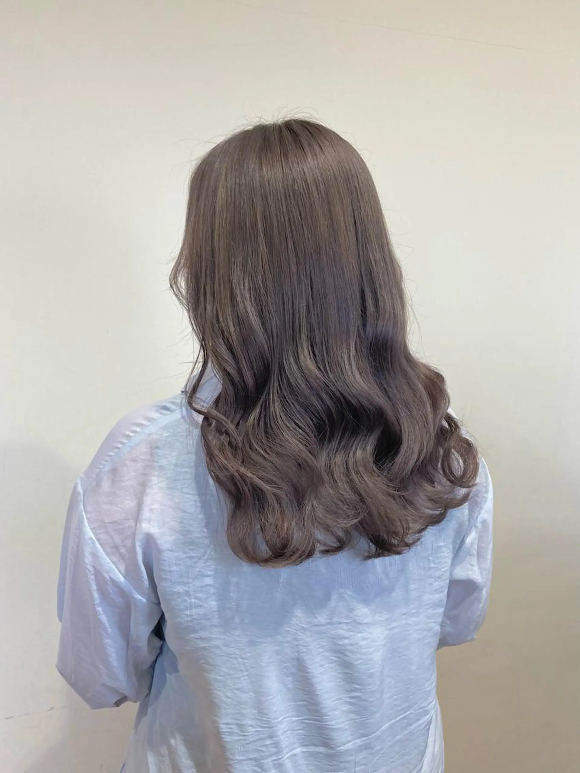 ロング ヘアカラー 梅山 美侑のヘアスタイル