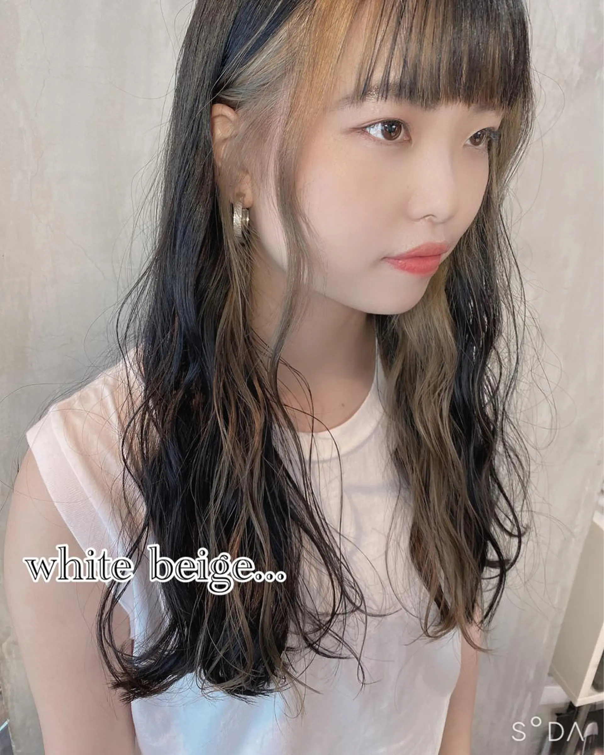 セミロング カラー ヘアアレンジ ベージュカラー インナーカラー ホワイトベージュ stylist/蛯谷 珠里のヘアスタイル