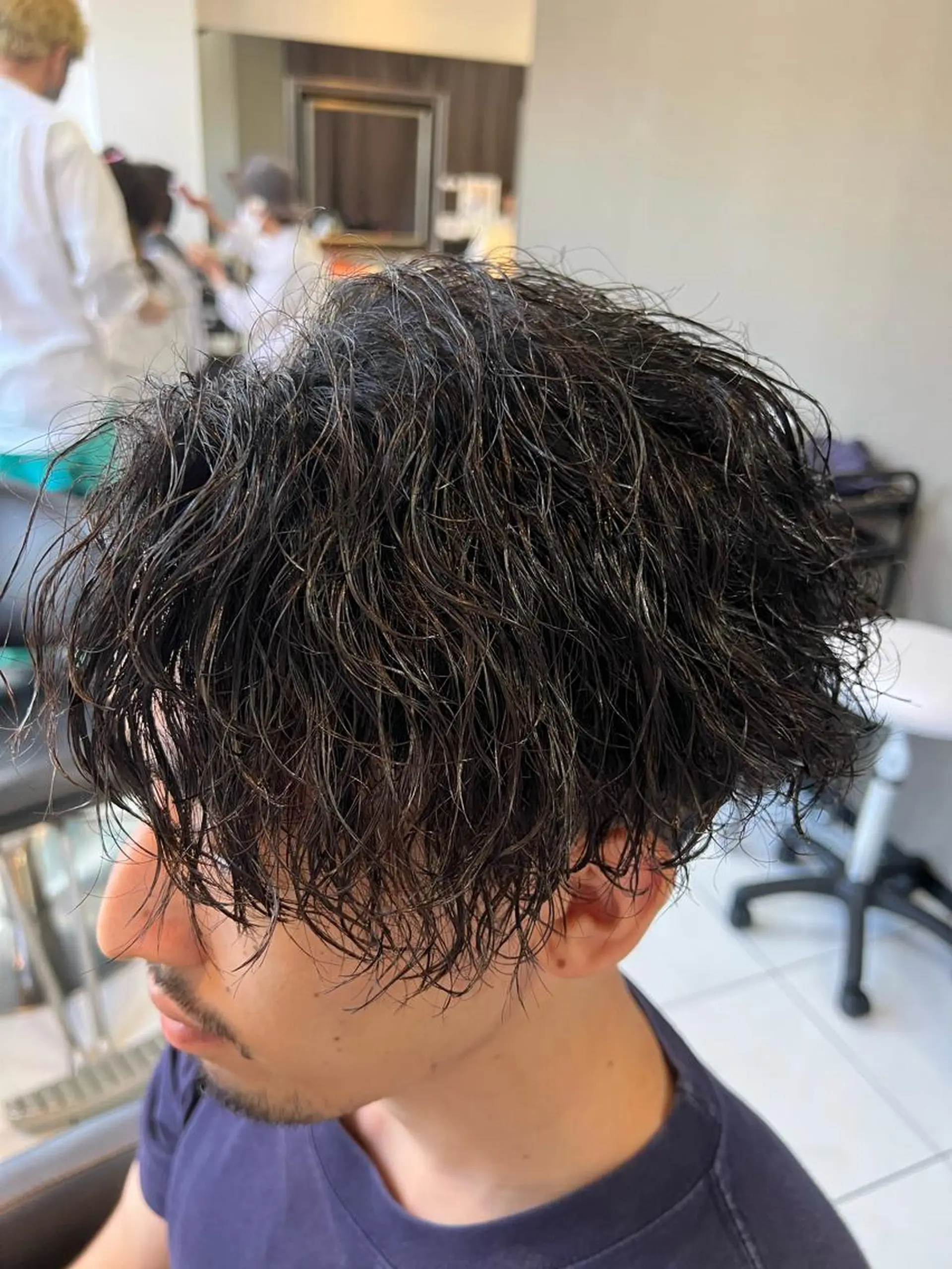 パーマ メンズ センターパート フェードカット カルマパーマ マッシュ メンズパーマ カット パーマ パーマ特化美容師 茂木広幸のヘアスタイル