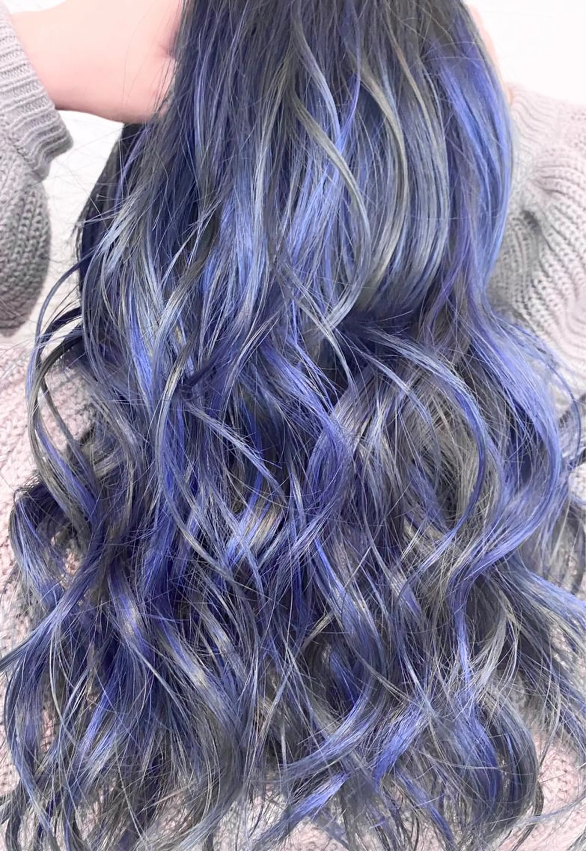 ロング カラー ブルーカラー 最高峰の技術力☆ 樋口健人のヘアスタイル