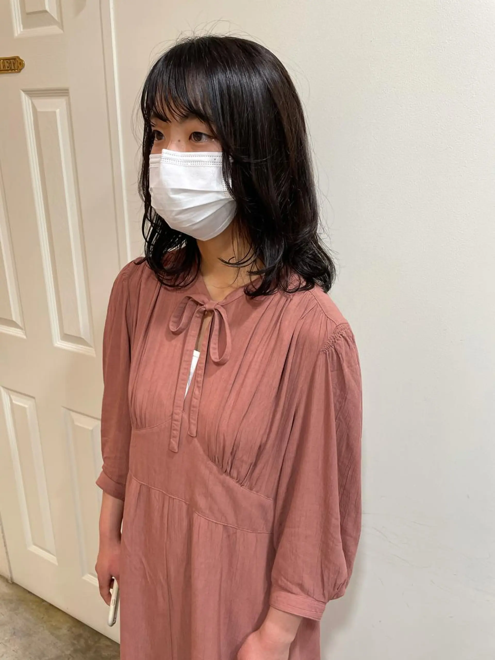 ミディアム カラー カット ヘアカラー トリートメント MIOベージュカラー 柔らかいカラーのヘアスタイル