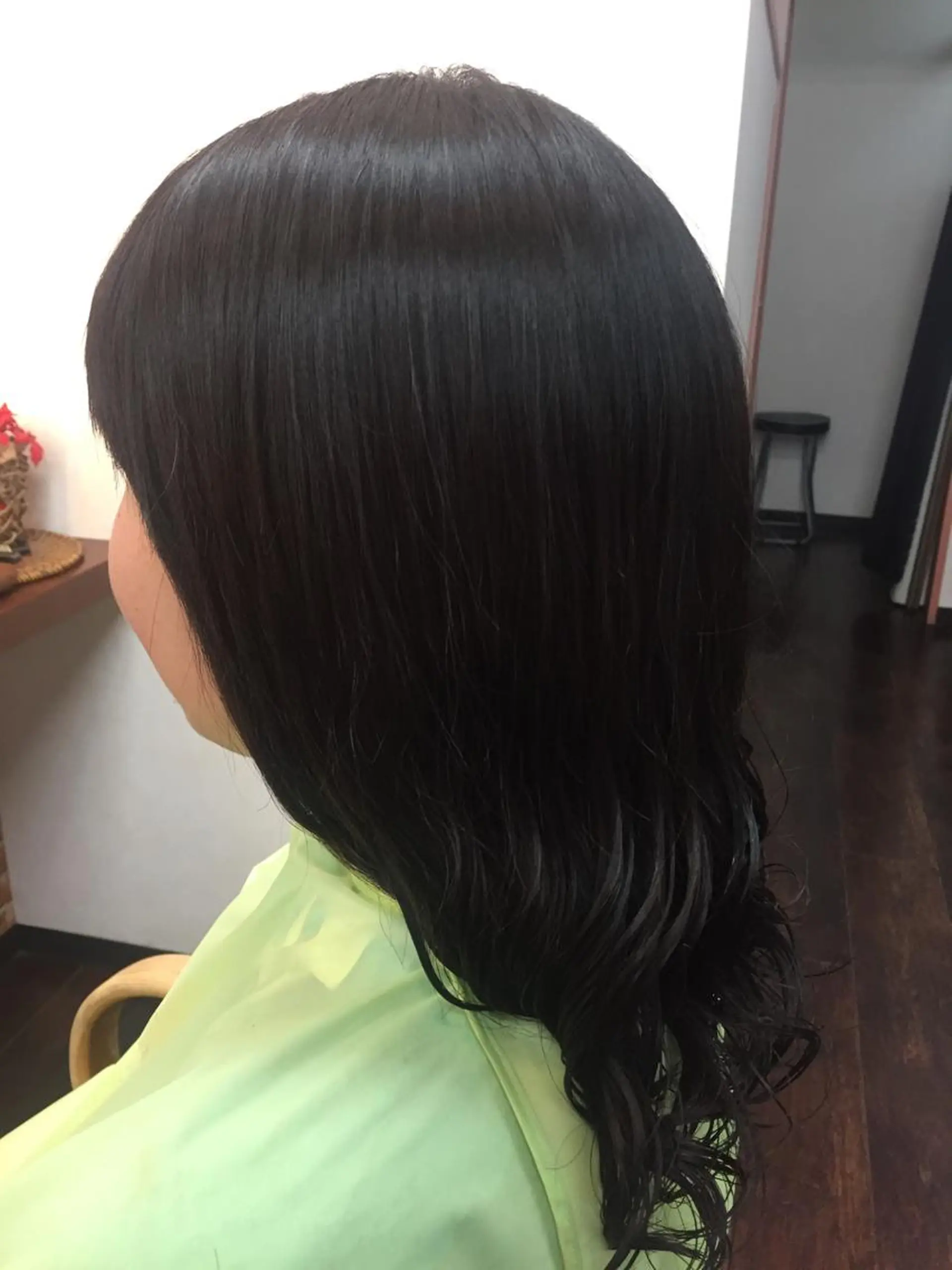 セミロング パーマ 桧山 真のヘアスタイル