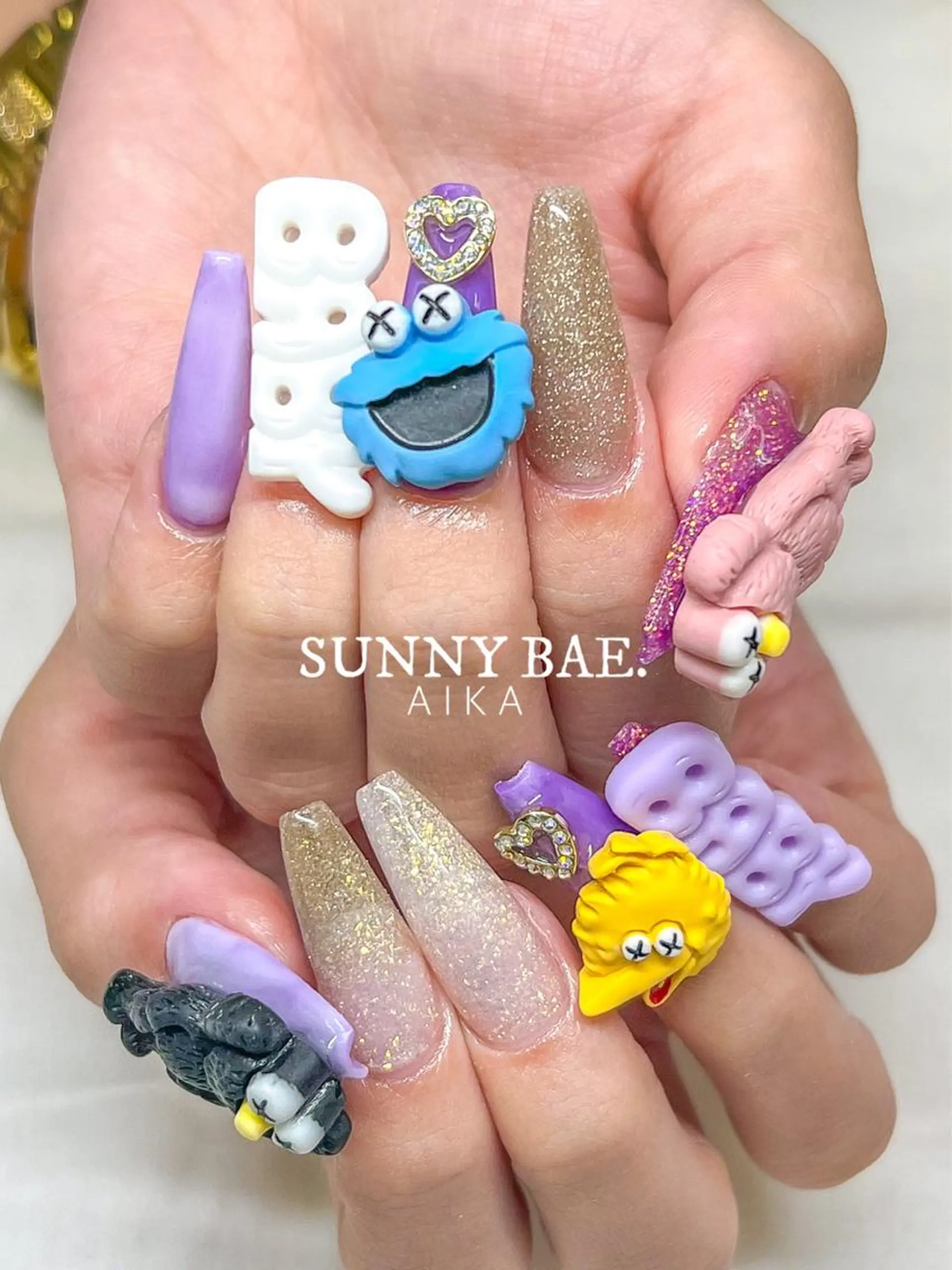 ロング ネイル ロング アートネイル ジェルネイル キラキラネイル ロングネイル SUNNY BAE.所属・Made By AIKAのネイルデザイン