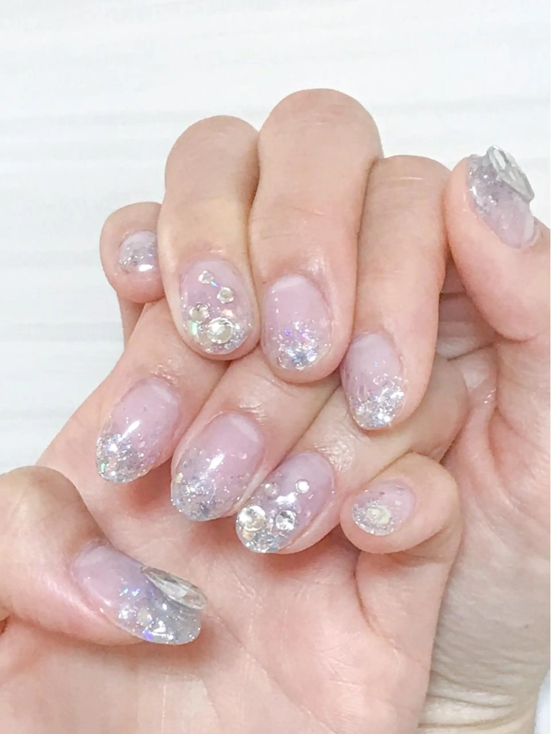 ネイル グラデーション ホログラムネイル キラキラネイル ラメ(グリッター) ラメグラデーション Nyanco Nailのネイルデザイン