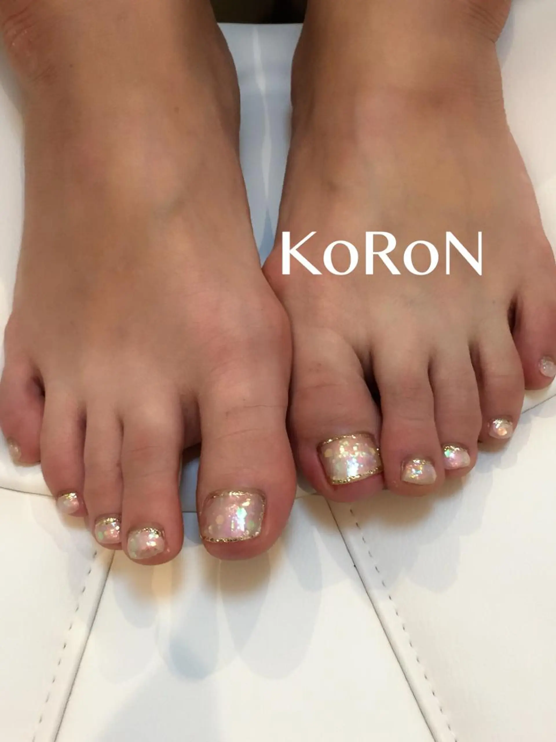 ネイル フットネイル キラキラネイル 自宅サロン鎌倉 KORONのネイルデザイン