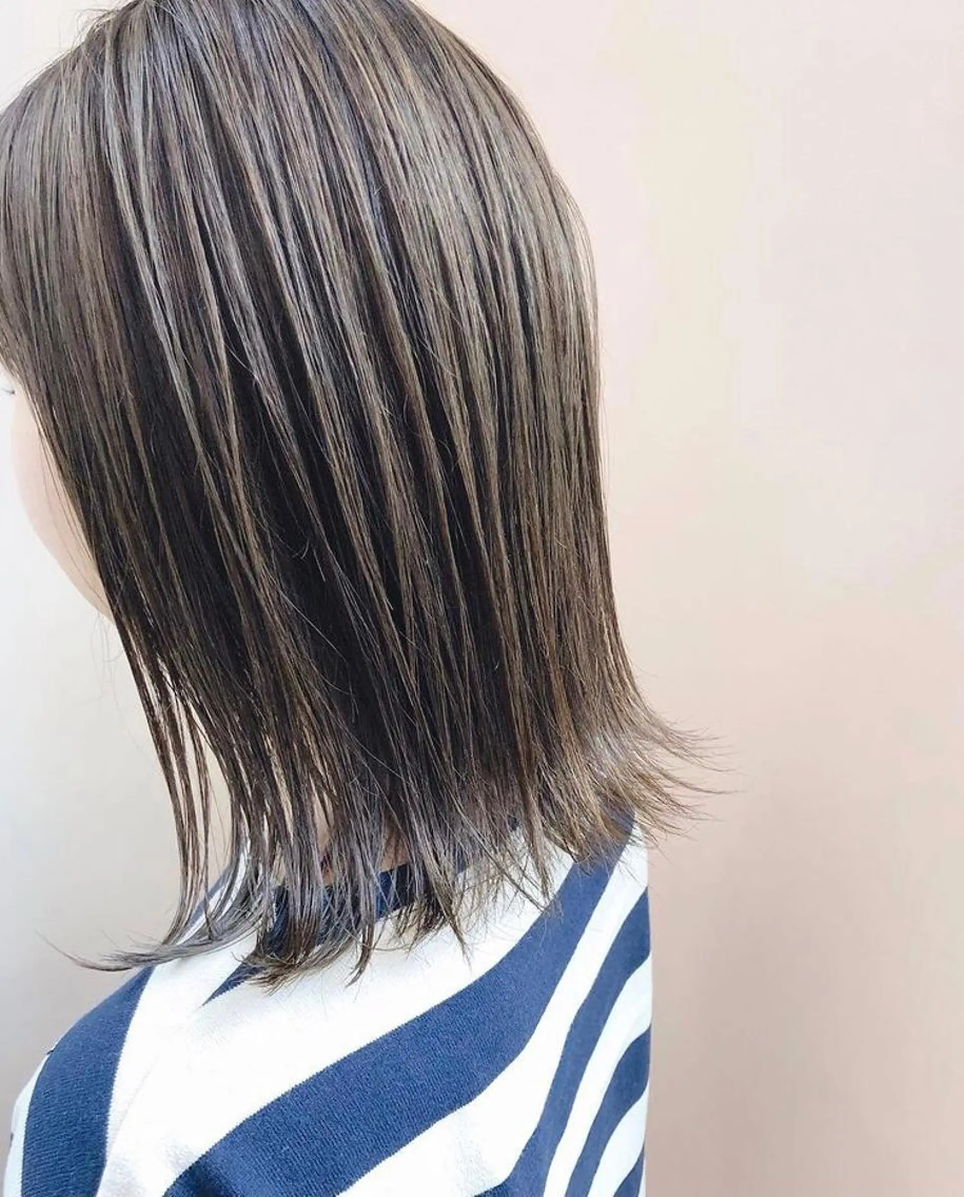 ミディアム カラー カット ヘアカラー HATSUMEI ゆうまのヘアスタイル