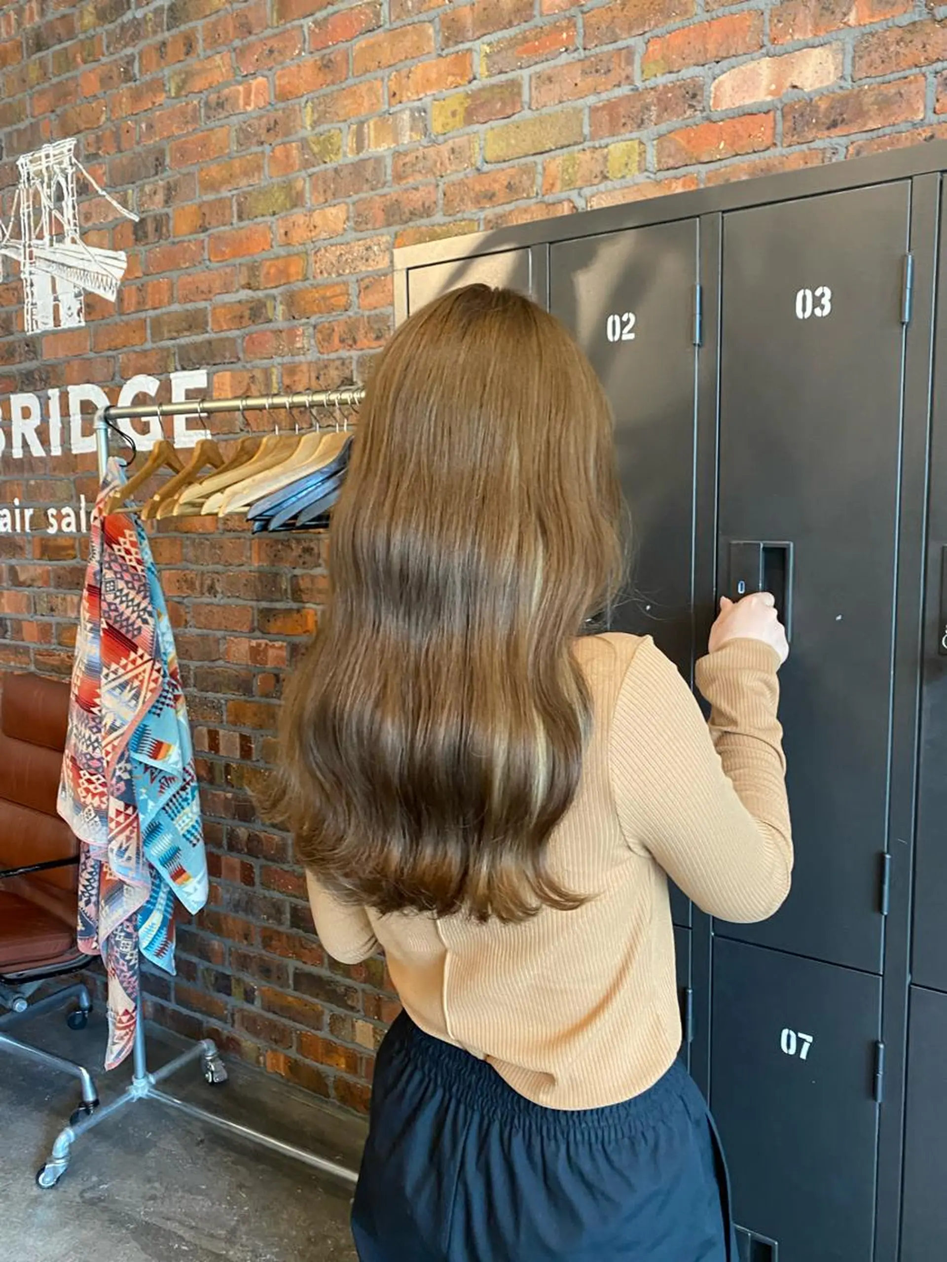 カラー ベージュカラー ブリーチ インナーカラー ブリーチなしカラー ホワイトベージュ ヘアカラー the BRIDGE 加藤みのりのヘアスタイル