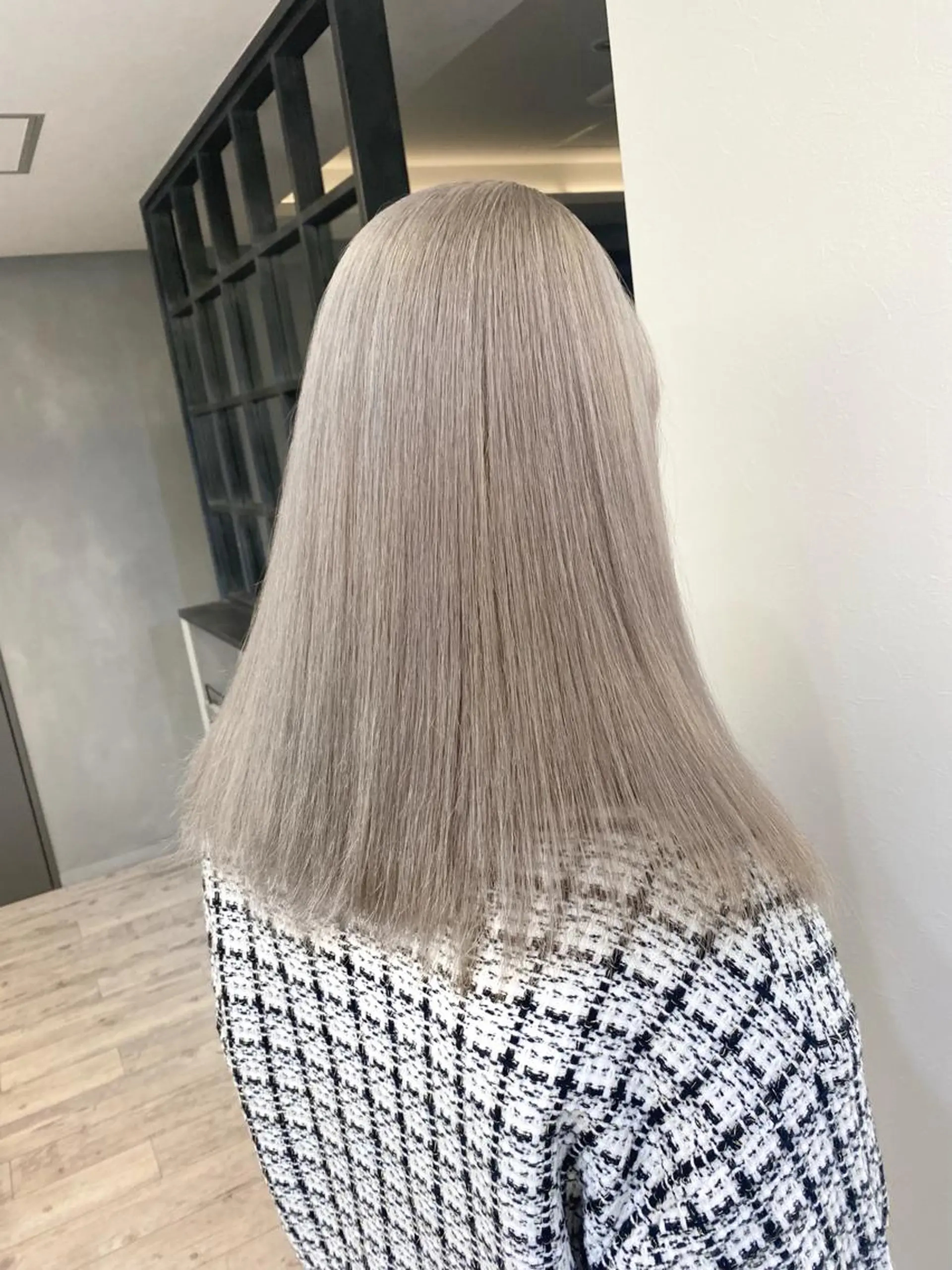 セミロング カラー グレージュ ヘアカラー ハイトーン特化サロン 🍑momo🍑のヘアスタイル