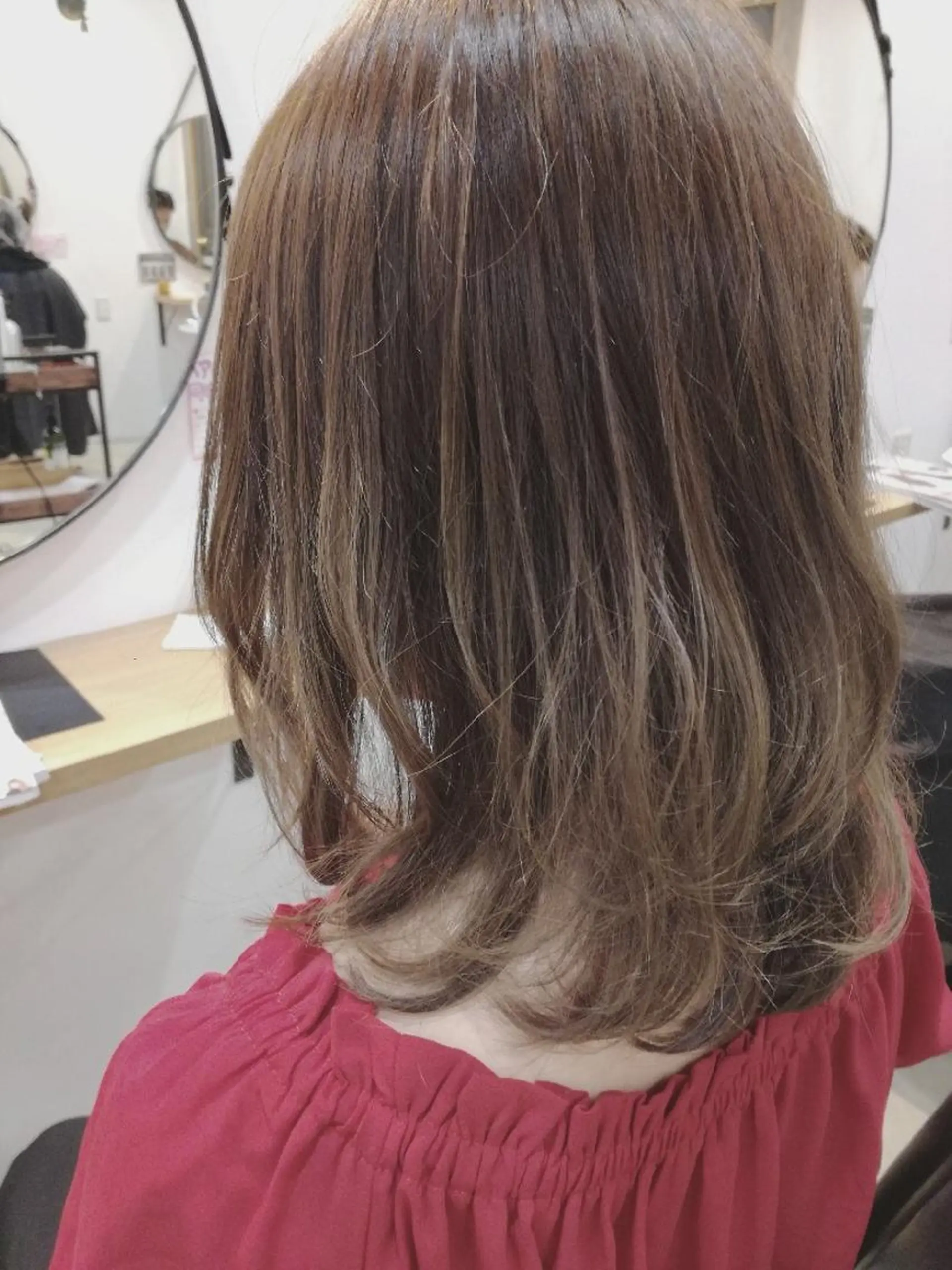 セミロング カラー パーマ ヘアアレンジ メンズ キッズ マツエク・マツパ ネイル メンズハイライト ベージュカラー ハイライトカラー ハイライト 中津No.1髪質改善 店長✨透ける暗髪のヘアスタイル