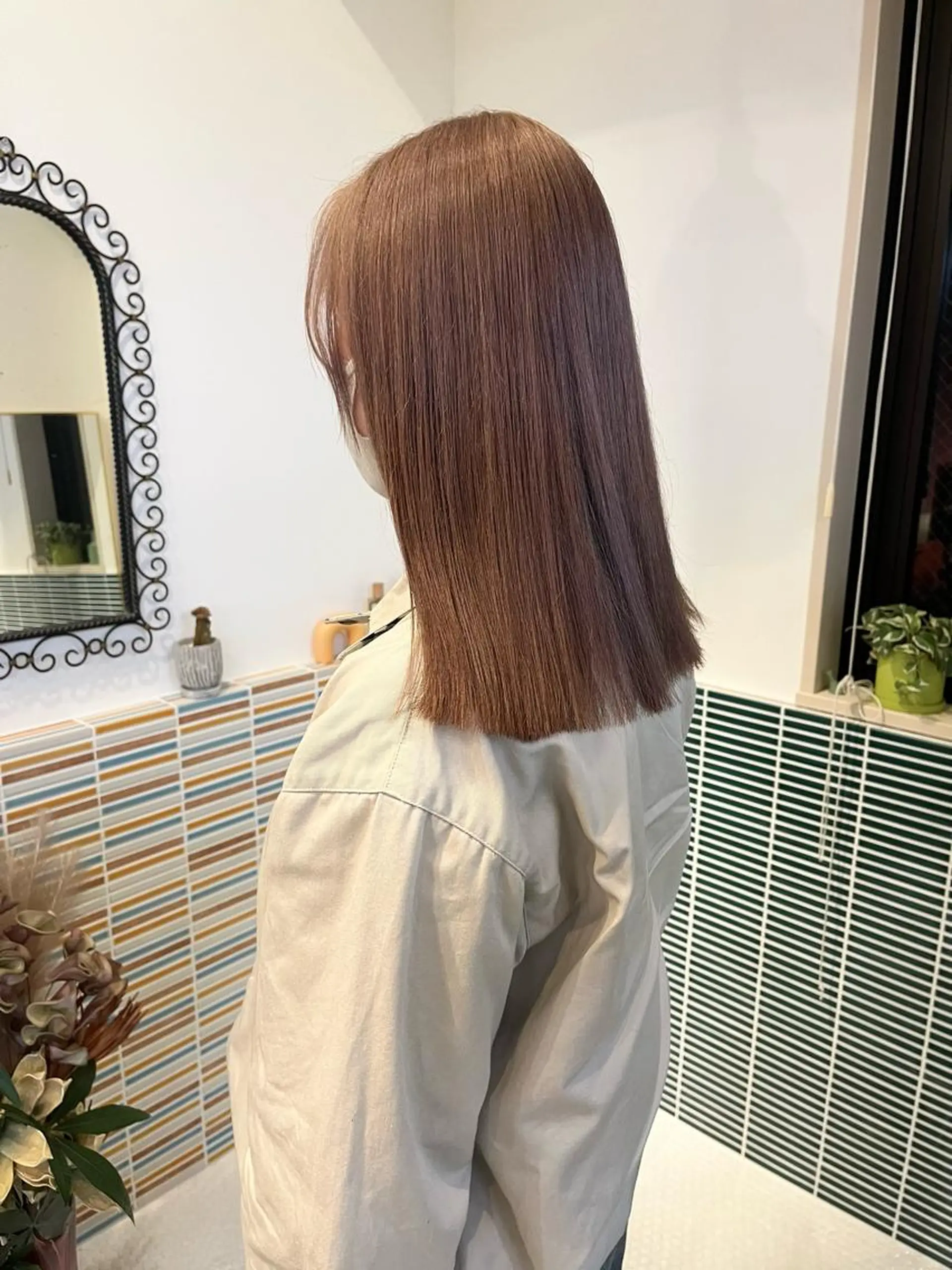 セミロング カラー ベージュカラー ブリーチ ミルクティーベージュ ヘアカラー トリートメント 🩷ハイトーン透明感 レイヤー🩷ユリカのヘアスタイル