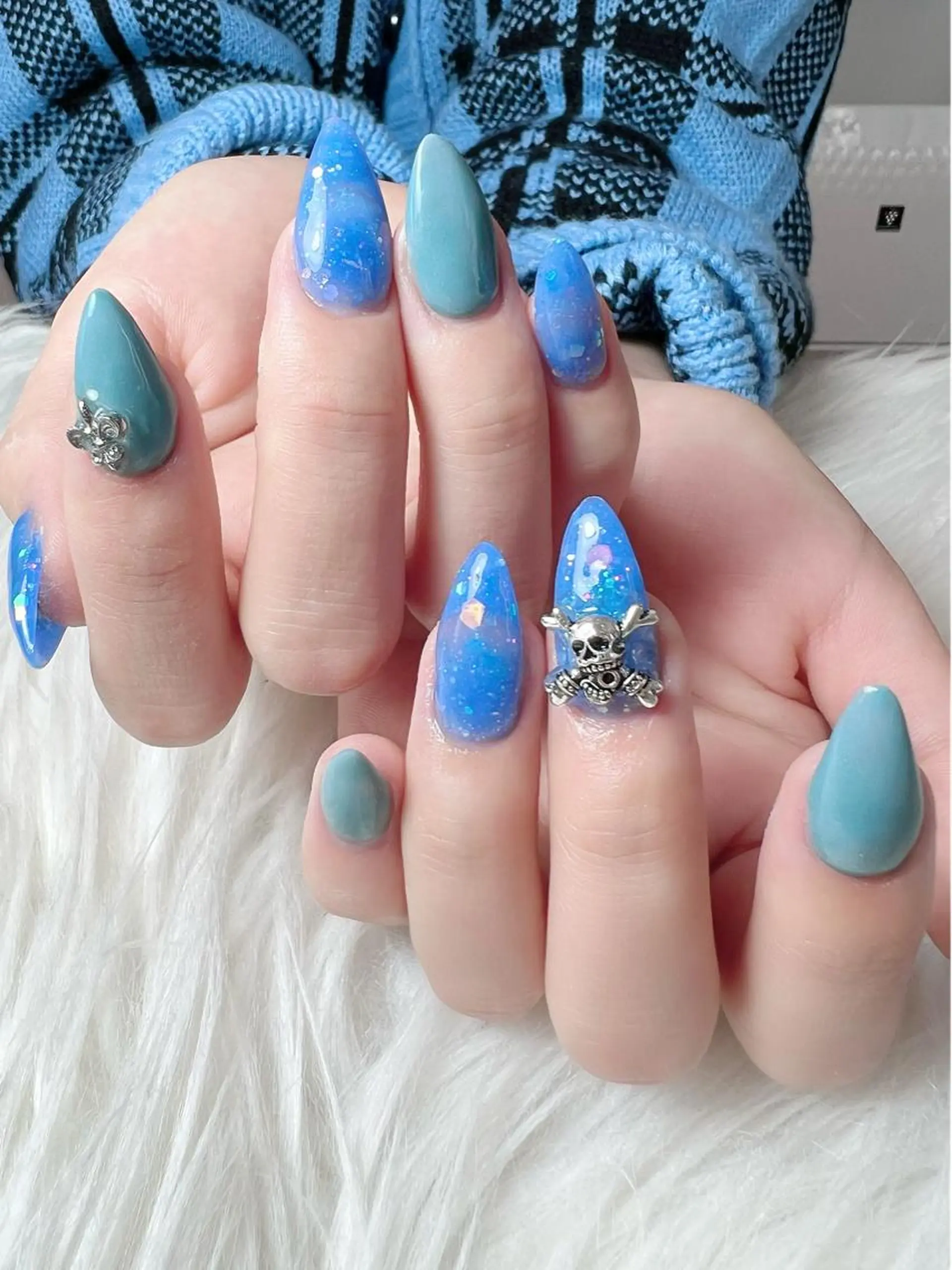 ネイル ブルー キラキラネイル ラメ(グリッター) シェヌネイル JURAのネイルデザイン