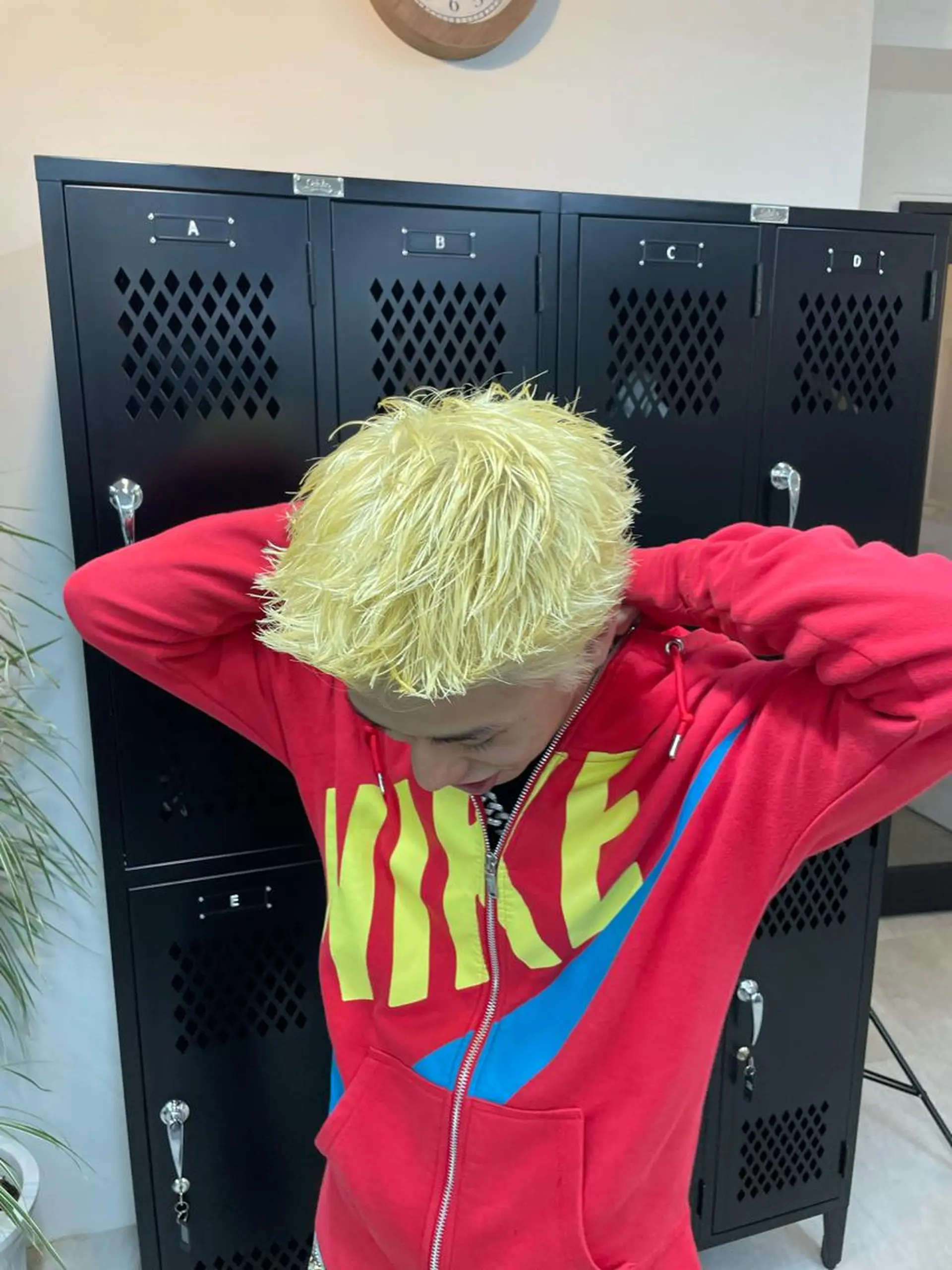 ショート カラー 沖見 颯斗のヘアスタイル