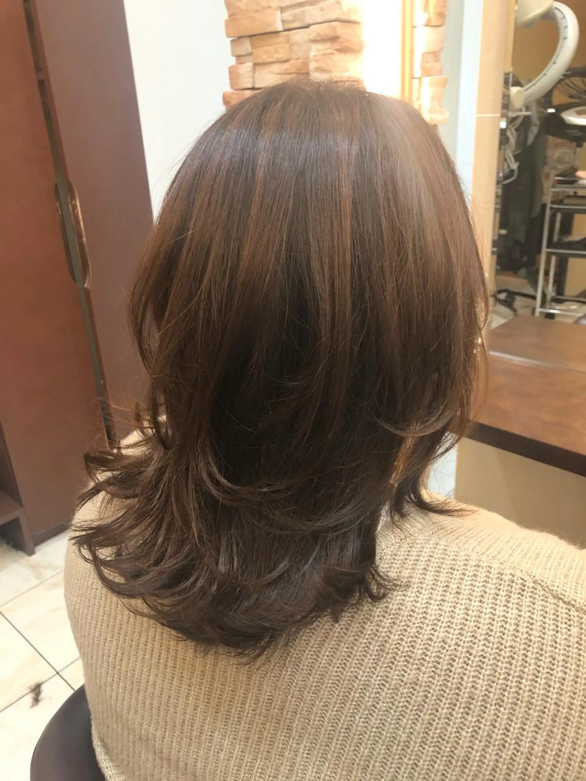 セミロング 垢抜け透明感カラー 🌻篠崎梓🌻のヘアスタイル