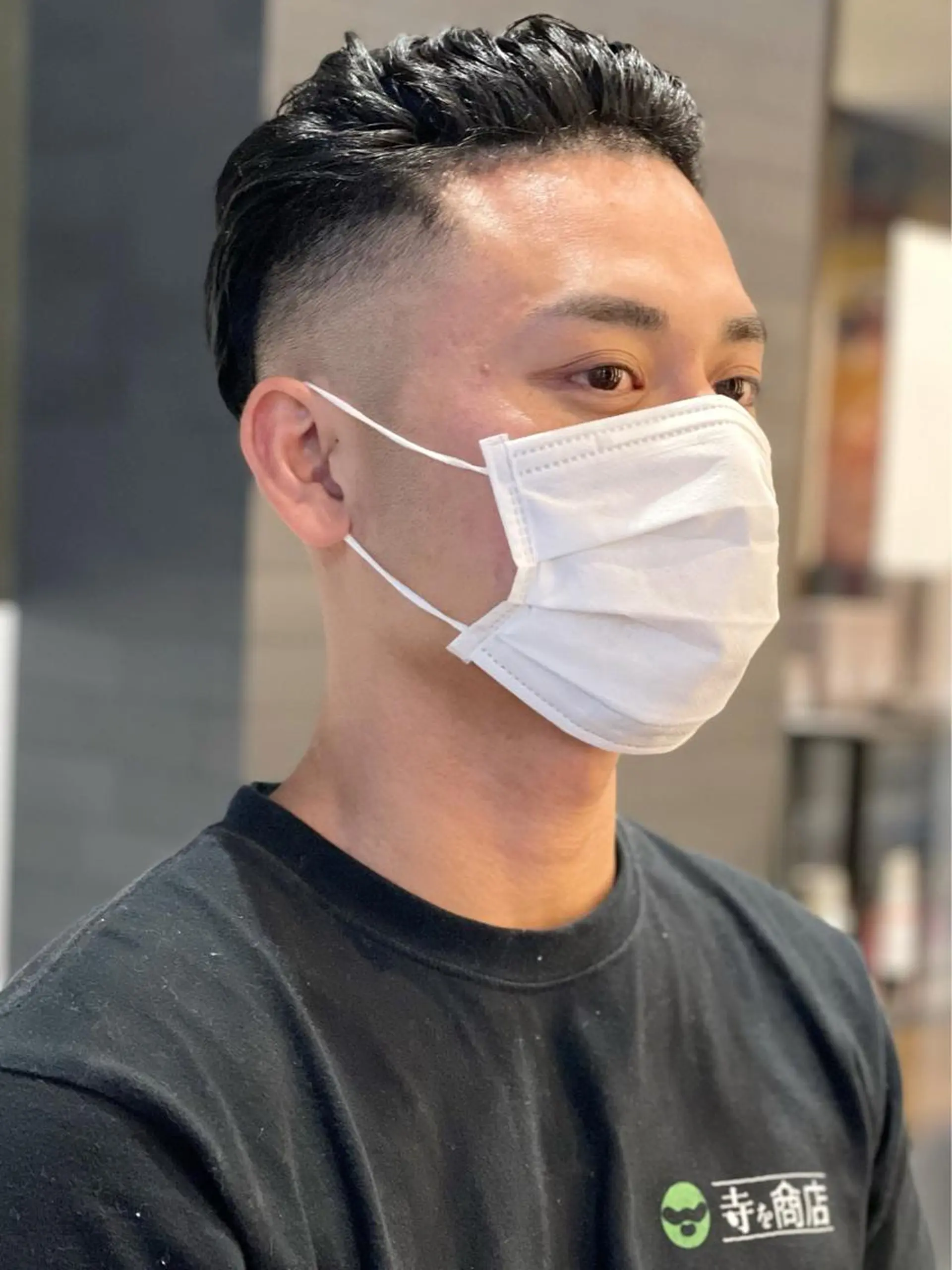 ショート メンズ フェードカット メンズヘア特化 崎田 成人のヘアスタイル